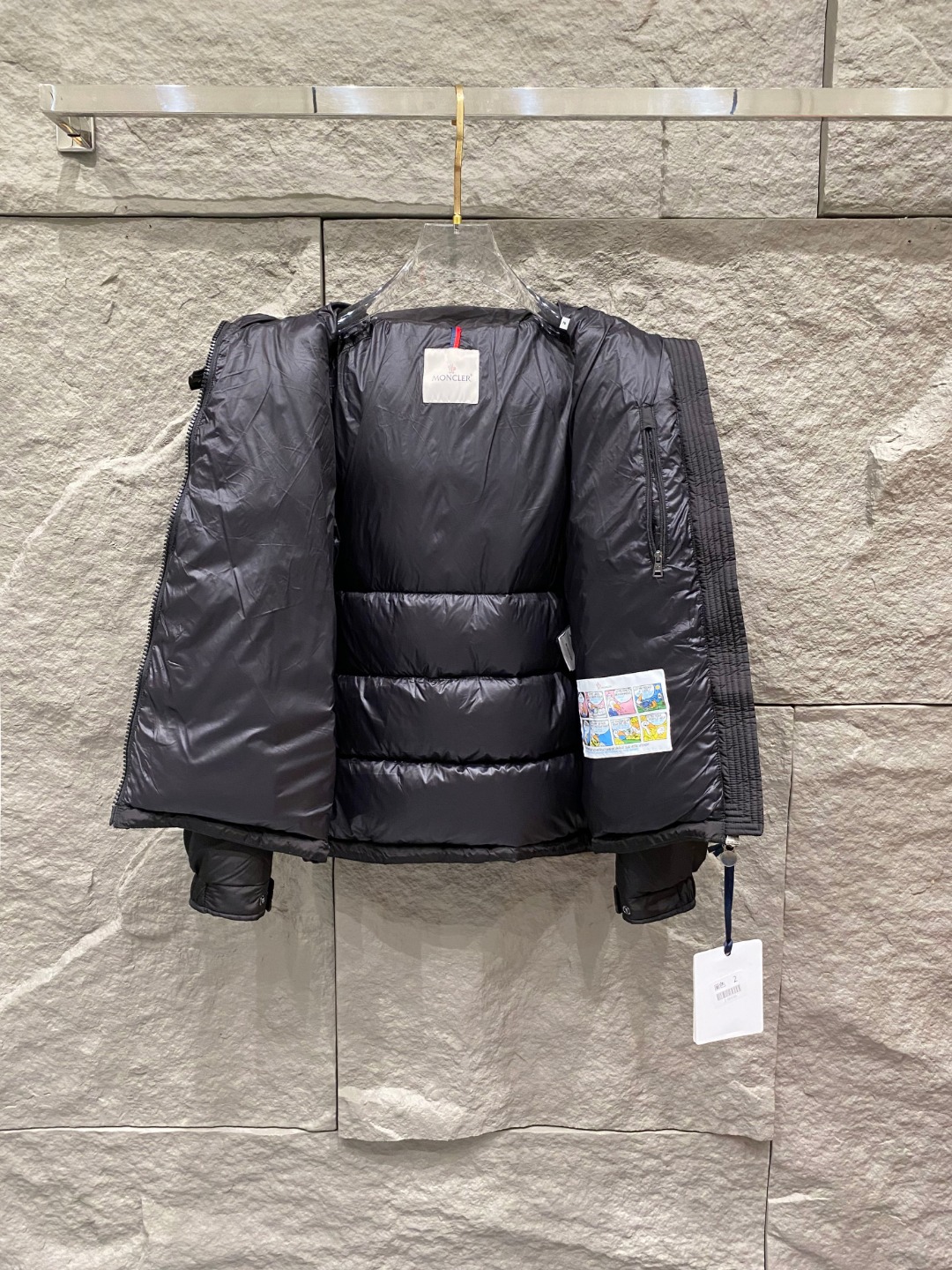 特级羽绒⬆️Moncler王牌经典,2025全新上市.Maya(全新科技尼龙)男士哑光短款羽绒夹克外套.