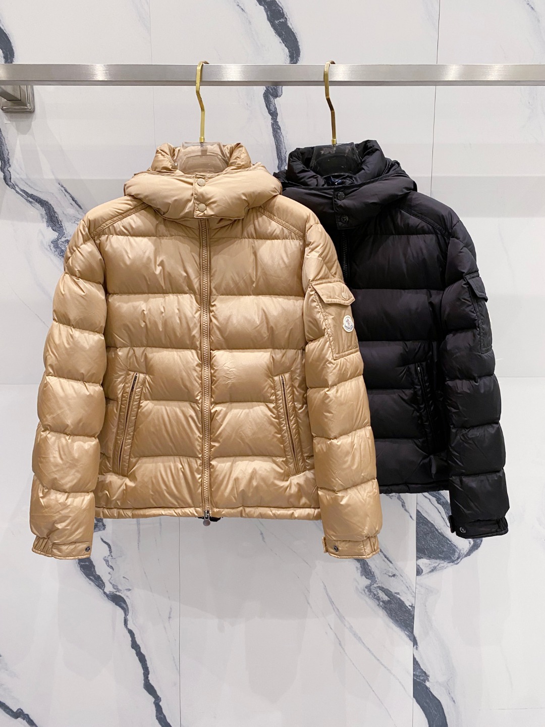 特级羽绒⬆️Moncler王牌经典,2025全新上市.Maya(全新科技尼龙)男士哑光短款羽绒夹克外套.