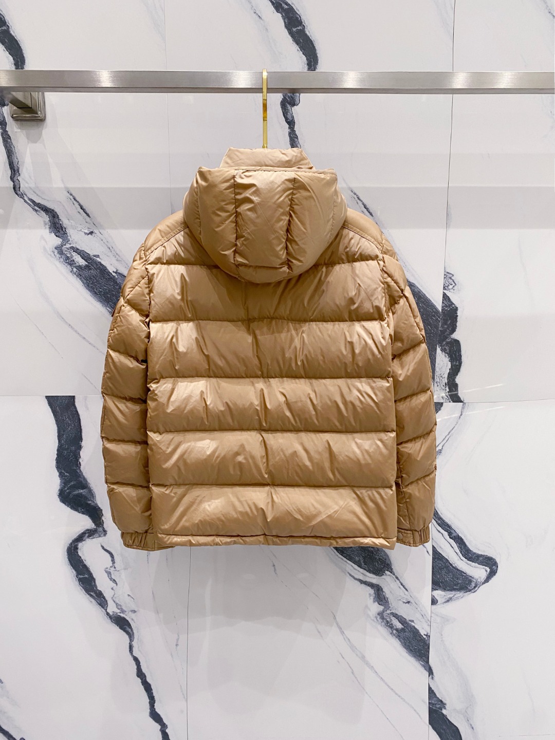 特级羽绒⬆️Moncler王牌经典,2025全新上市.Maya(全新科技尼龙)男士哑光短款羽绒夹克外套.