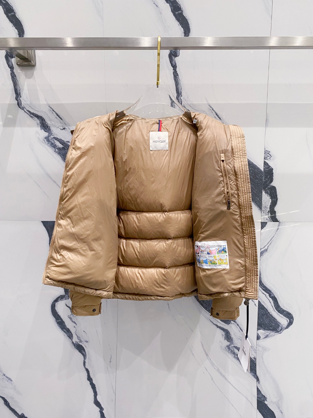 特级羽绒⬆️Moncler王牌经典,2025全新上市.Maya(全新科技尼龙)男士哑光短款羽绒夹克外套.