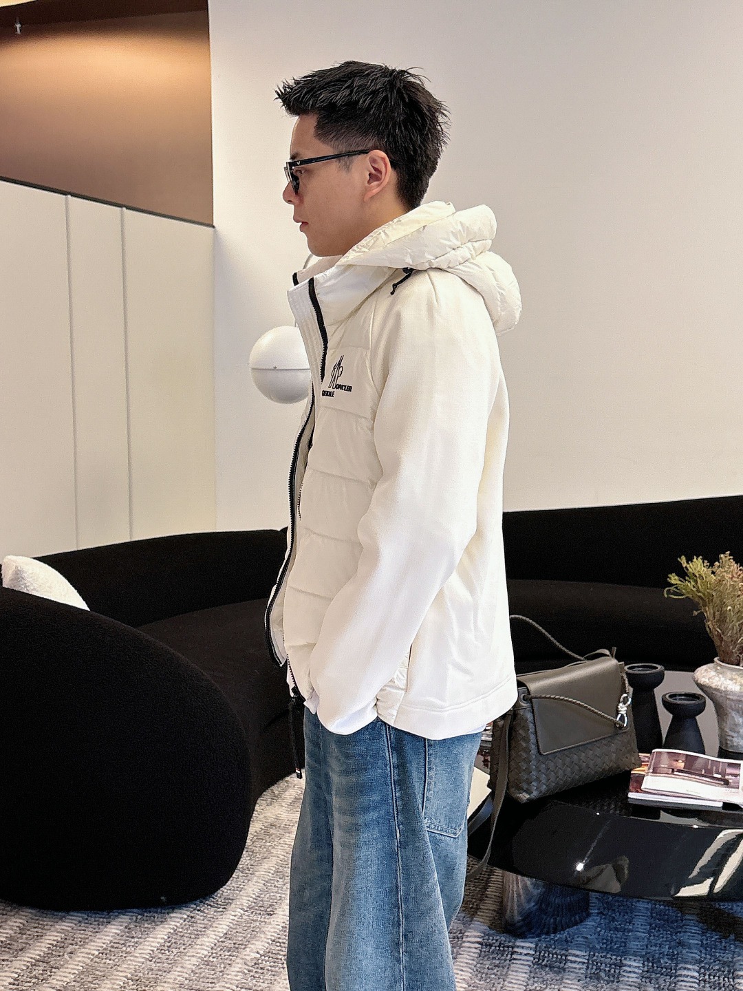 Moncler 蒙口 FW2025新款连帽拼羽绒夹克外套。经典款，一件难求。采用原版定制面料，正身充90