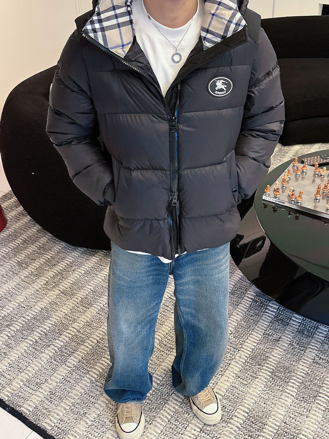 爆款羽绒服 BURBERRY巴宝莉 2025新款羽绒服秀场新品，袖子可拆卸，一衣两穿。品相非常完美，专柜