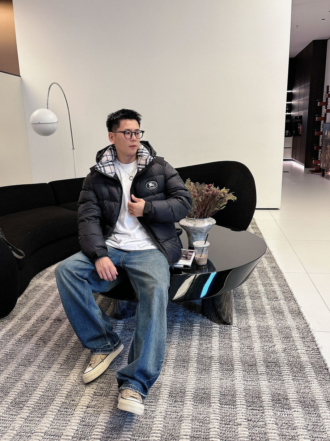 爆款羽绒服 BURBERRY巴宝莉 2025新款羽绒服秀场新品，袖子可拆卸，一衣两穿。品相非常完美，专柜