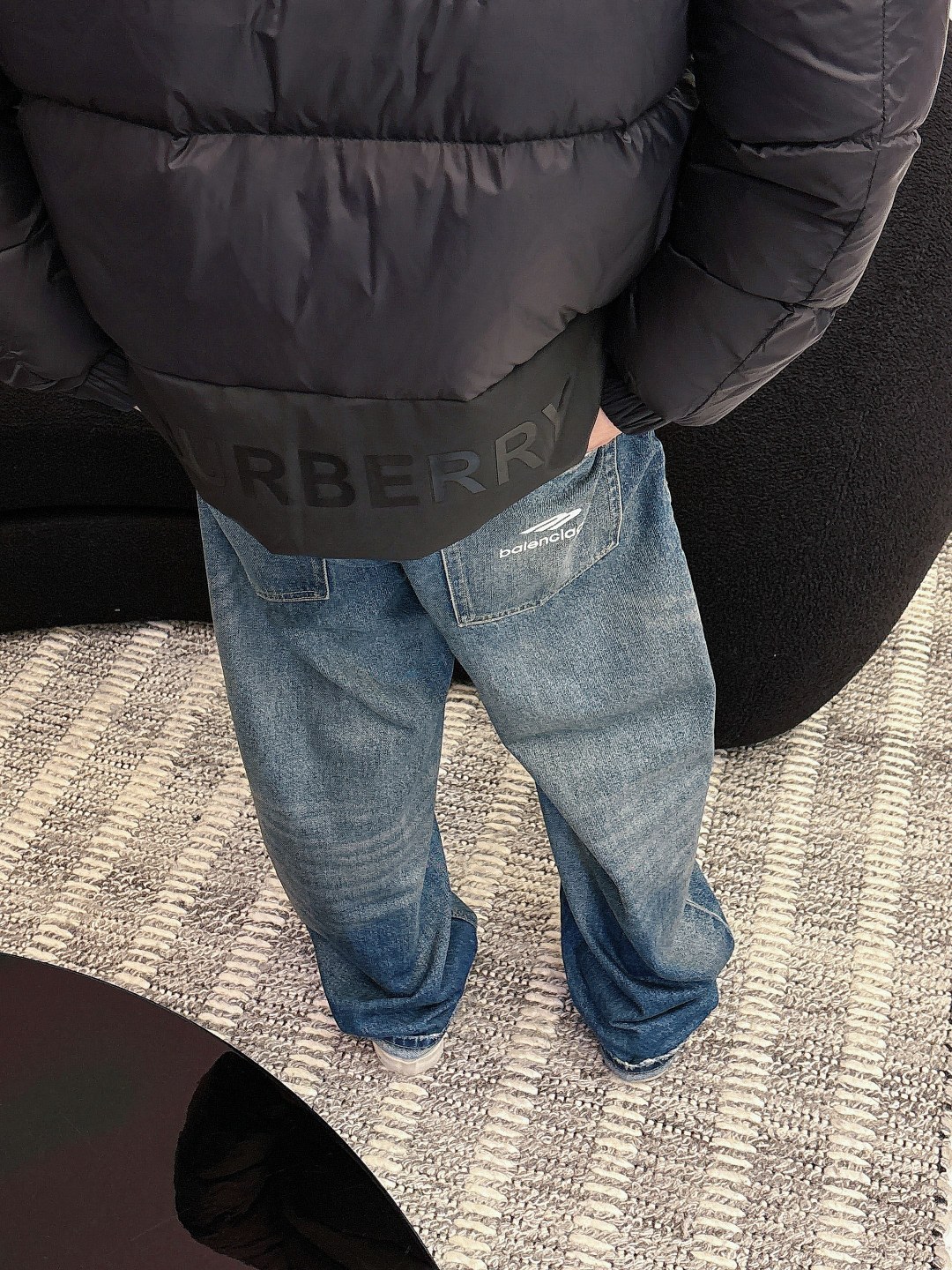 爆款羽绒服 BURBERRY巴宝莉 2025新款羽绒服秀场新品，袖子可拆卸，一衣两穿。品相非常完美，专柜