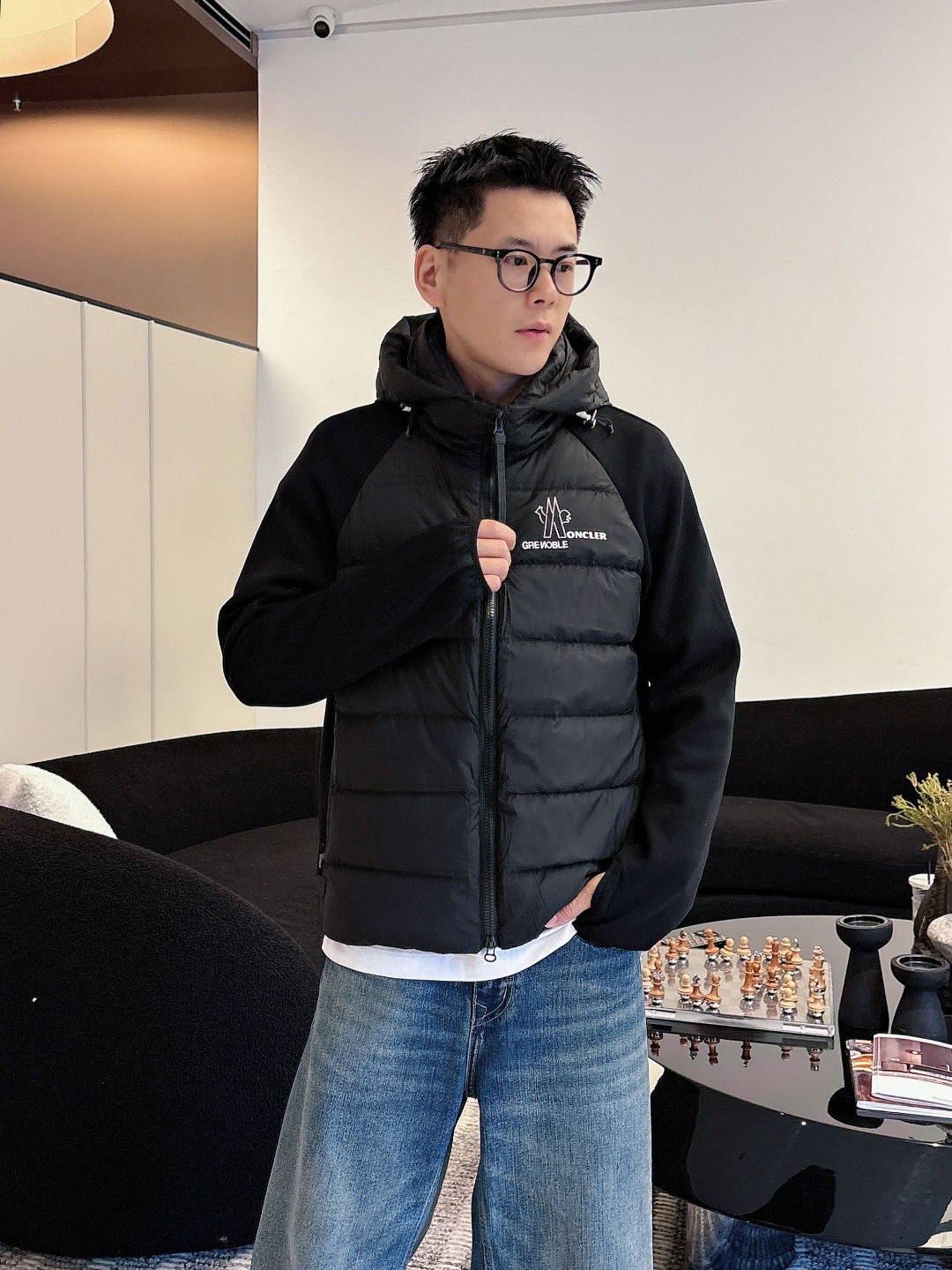 Moncler 蒙口 FW2025新款连帽拼羽绒夹克外套。经典款，一件难求。采用原版定制面料，正身充90