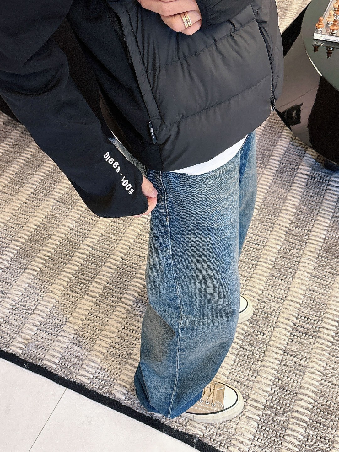 Moncler 蒙口 FW2025新款连帽拼羽绒夹克外套。经典款，一件难求。采用原版定制面料，正身充90