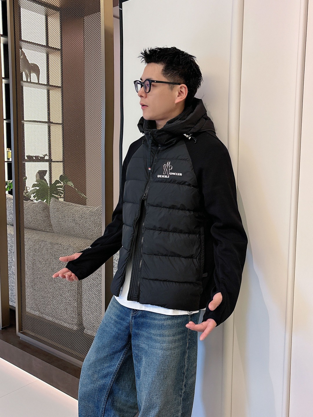 Moncler 蒙口 FW2025新款连帽拼羽绒夹克外套。经典款，一件难求。采用原版定制面料，正身充90