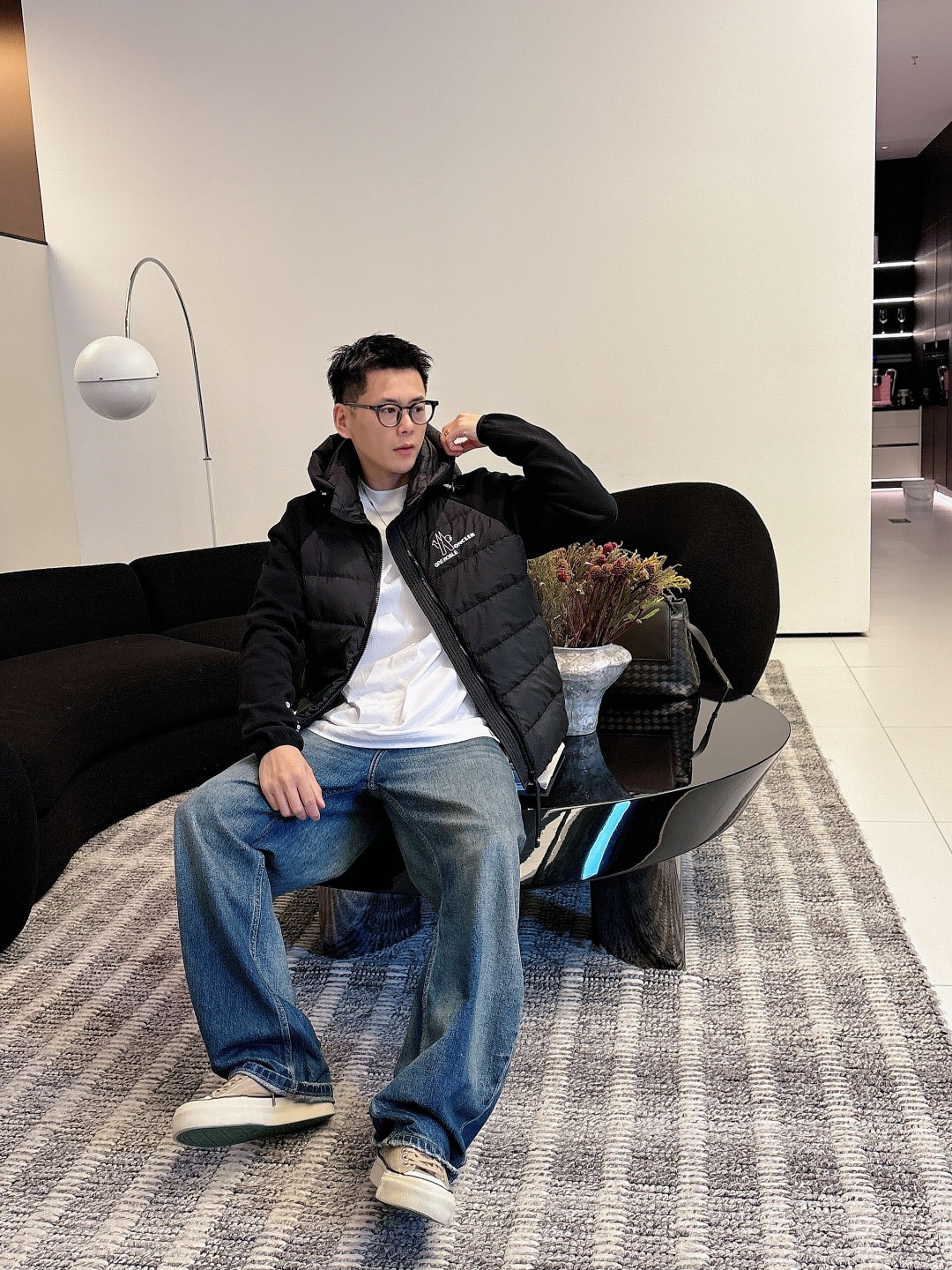 Moncler 蒙口 FW2025新款连帽拼羽绒夹克外套。经典款，一件难求。采用原版定制面料，正身充90