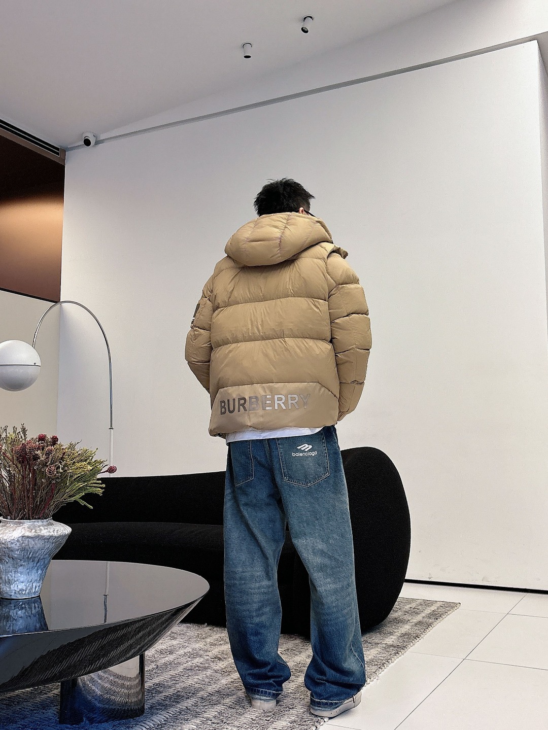 爆款羽绒服 BURBERRY巴宝莉 2025新款羽绒服秀场新品，袖子可拆卸，一衣两穿。品相非常完美，专柜