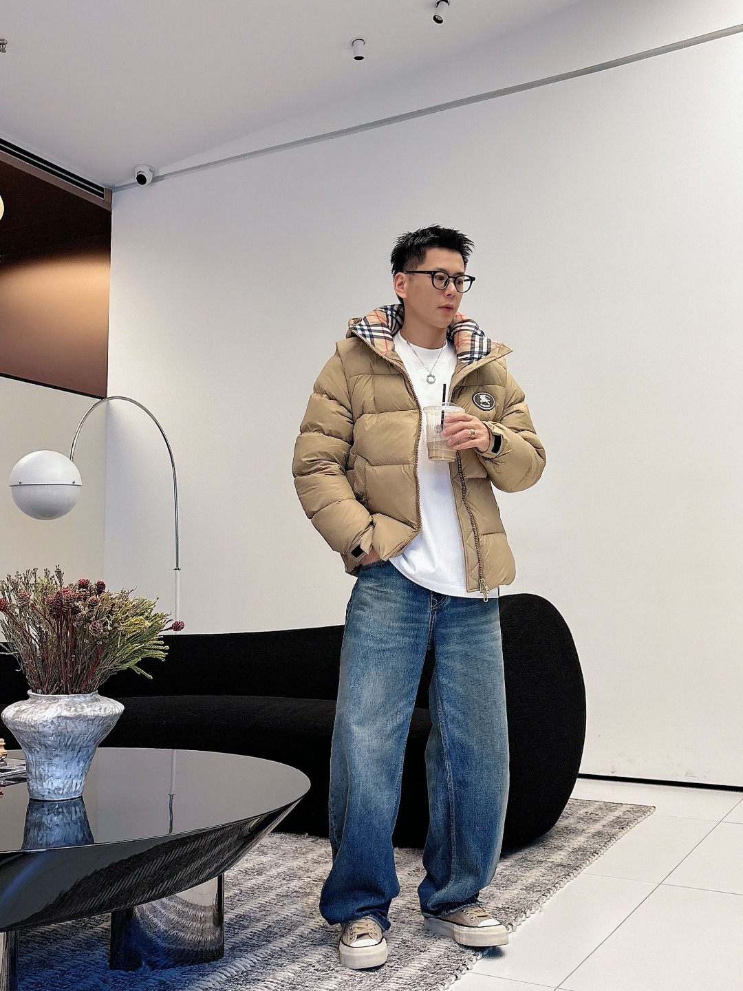 爆款羽绒服 BURBERRY巴宝莉 2025新款羽绒服秀场新品，袖子可拆卸，一衣两穿。品相非常完美，专柜