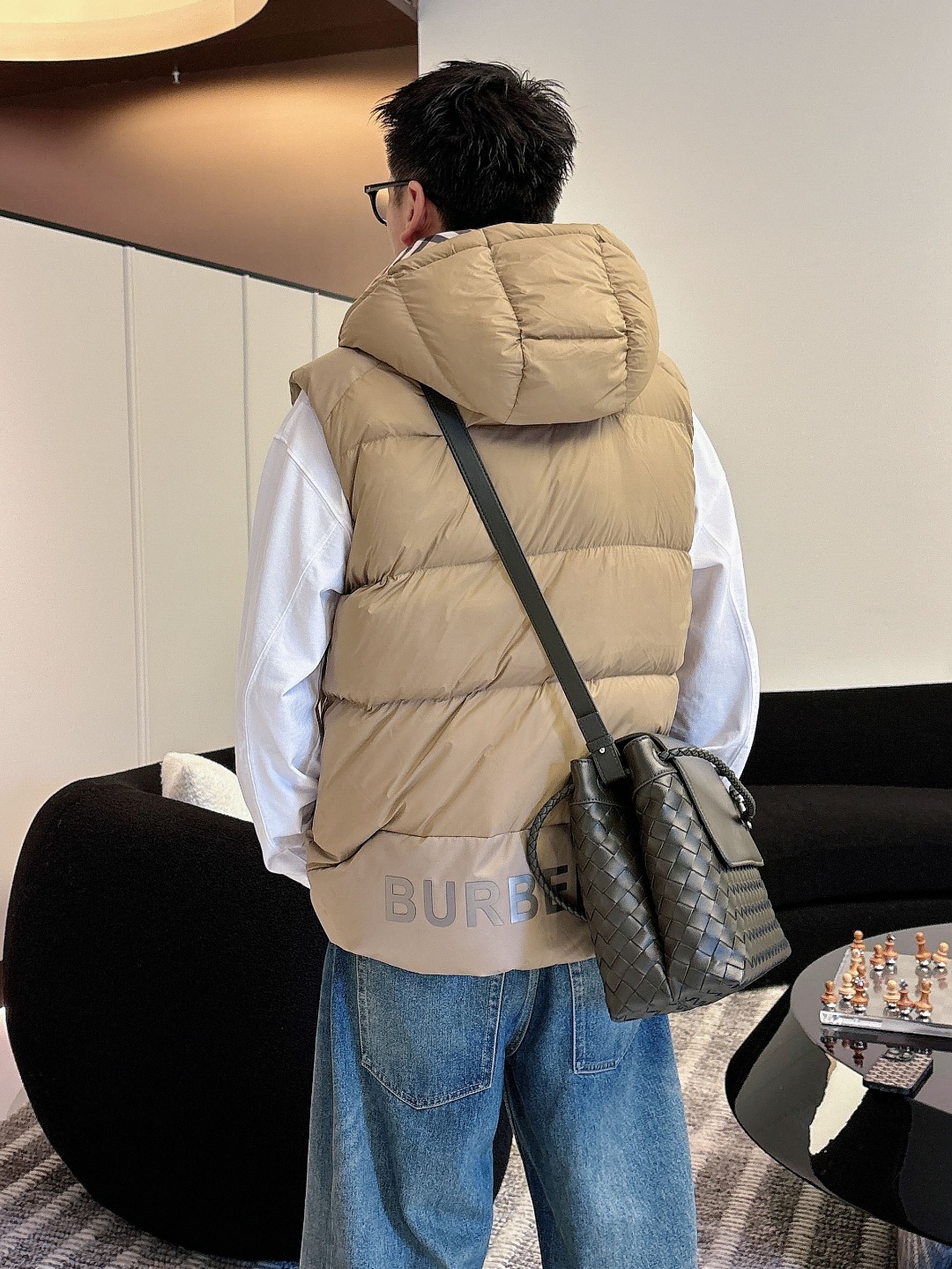 爆款羽绒服 BURBERRY巴宝莉 2025新款羽绒服秀场新品，袖子可拆卸，一衣两穿。品相非常完美，专柜