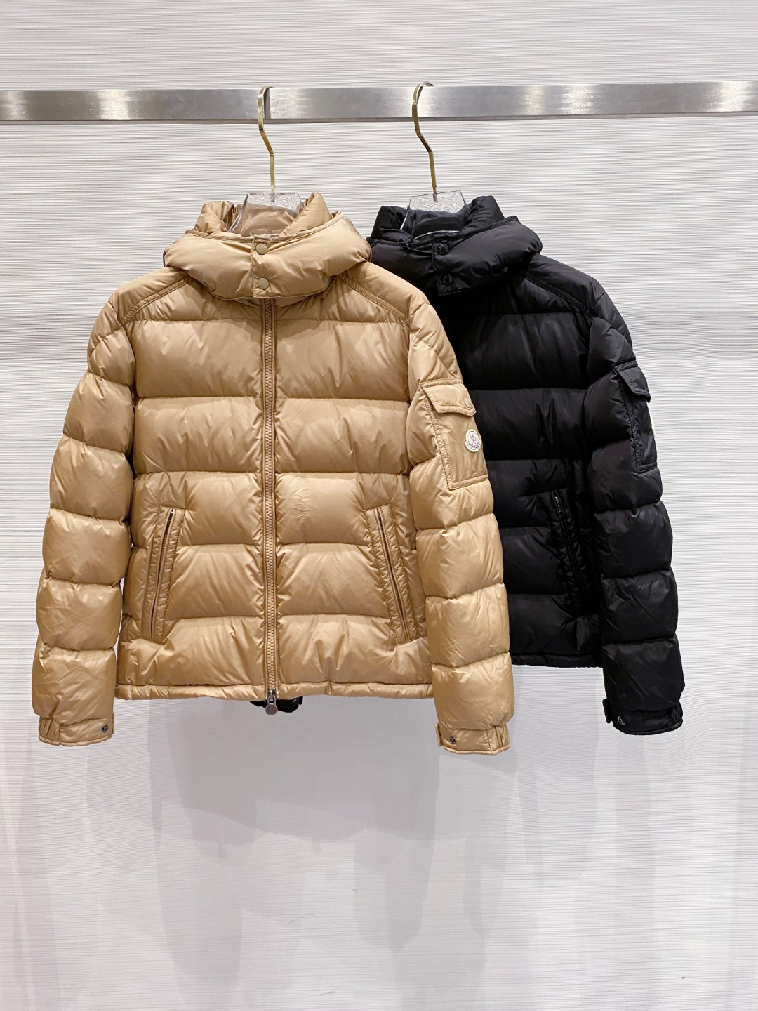 特级羽绒⬆️Moncler王牌经典,2025全新上市.Maya(全新科技尼龙)男士哑光短款羽绒夹克外套.