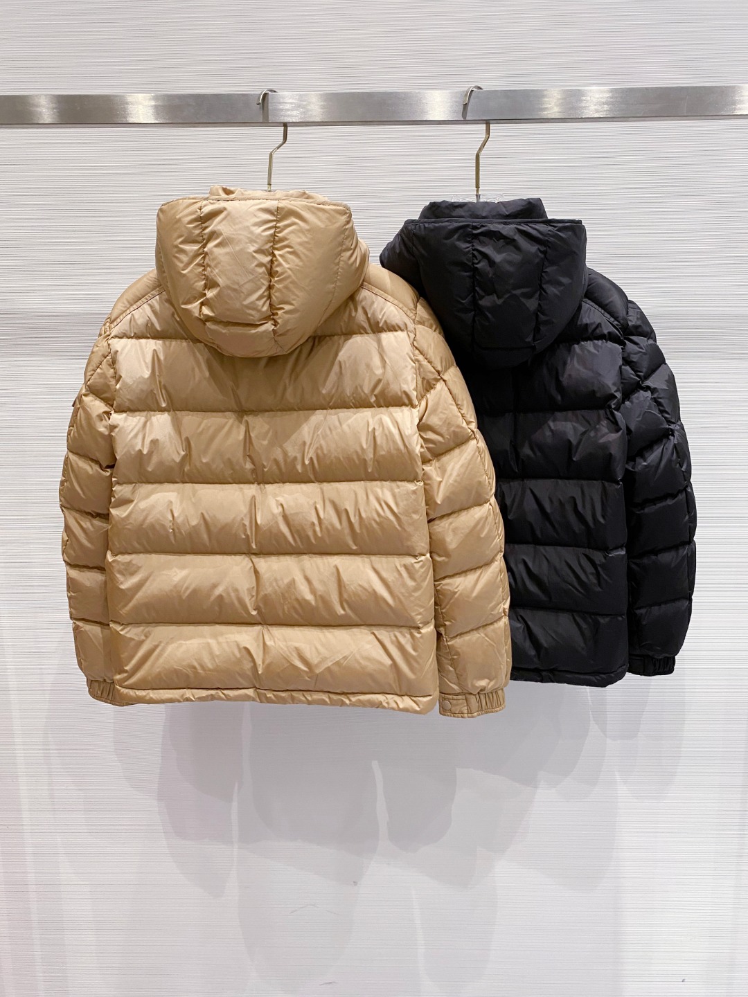 特级羽绒⬆️Moncler王牌经典,2025全新上市.Maya(全新科技尼龙)男士哑光短款羽绒夹克外套.