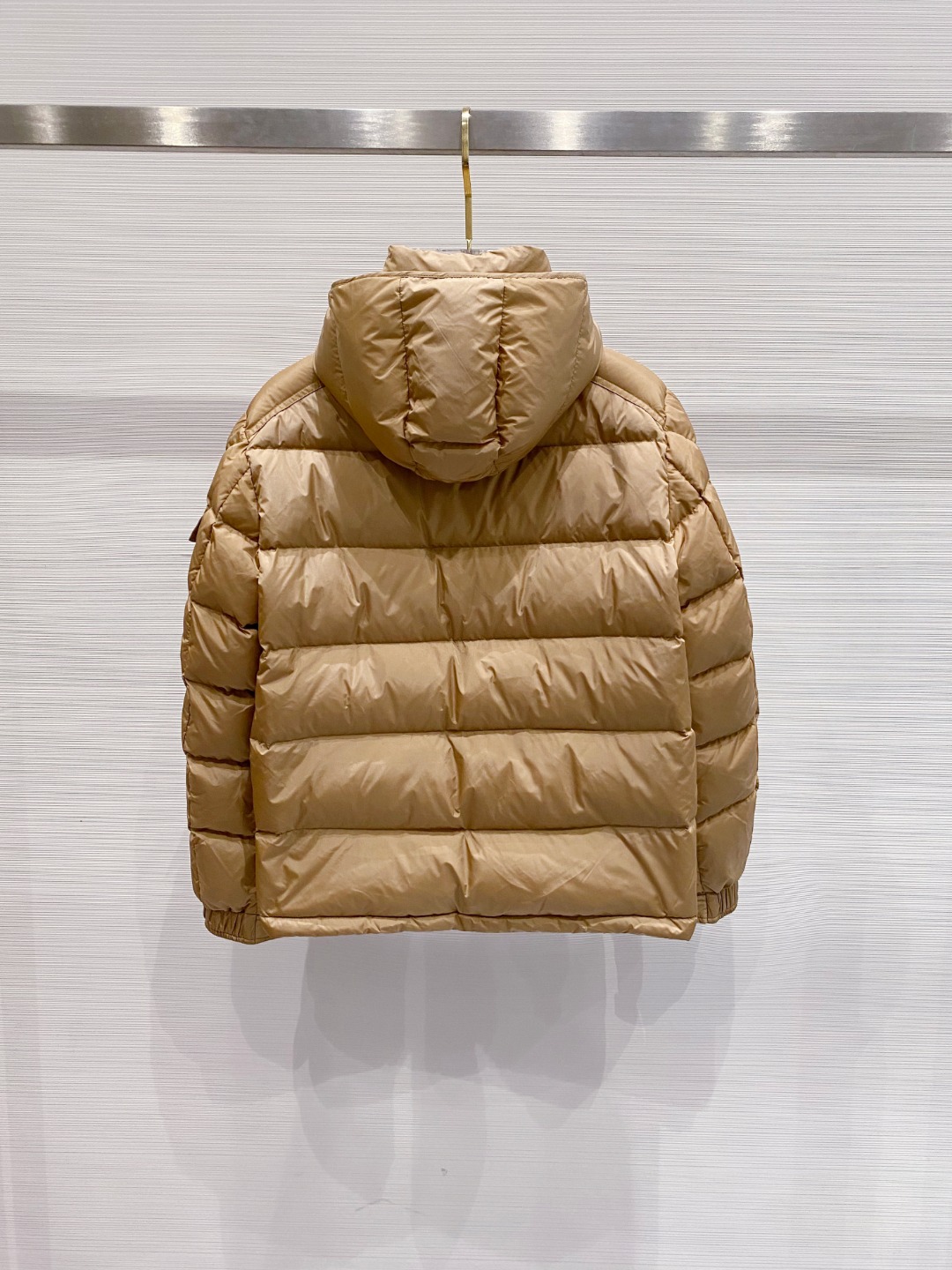 特级羽绒⬆️Moncler王牌经典,2025全新上市.Maya(全新科技尼龙)男士哑光短款羽绒夹克外套.