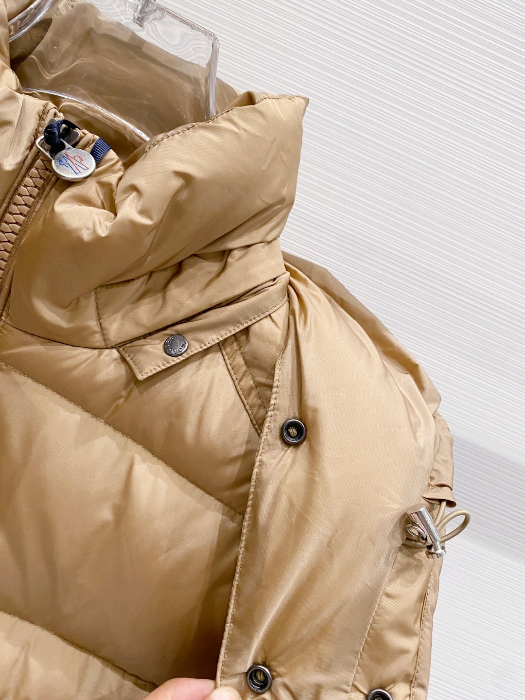 特级羽绒⬆️Moncler王牌经典,2025全新上市.Maya(全新科技尼龙)男士哑光短款羽绒夹克外套.