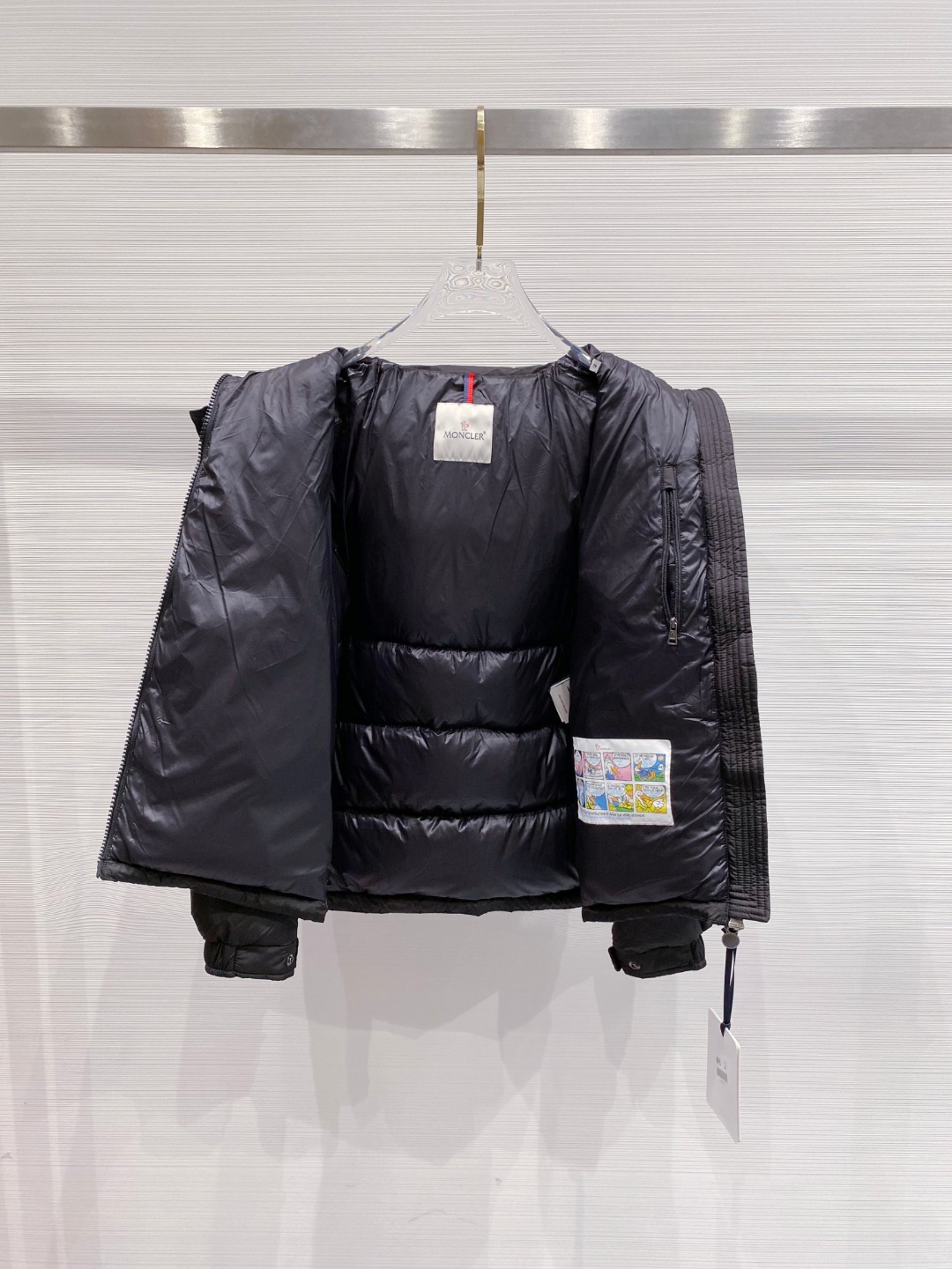 特级羽绒⬆️Moncler王牌经典,2025全新上市.Maya(全新科技尼龙)男士哑光短款羽绒夹克外套.