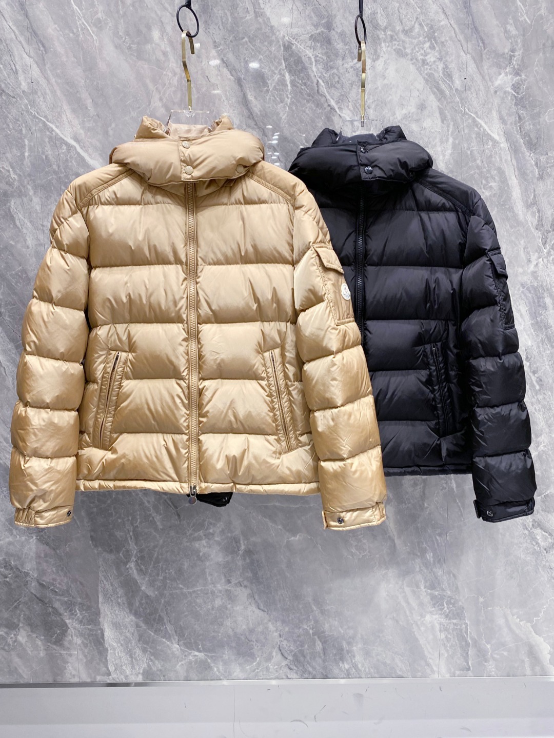 特级羽绒⬆️Moncler王牌经典,2025全新上市.Maya(全新科技尼龙)男士哑光短款羽绒夹克外套.