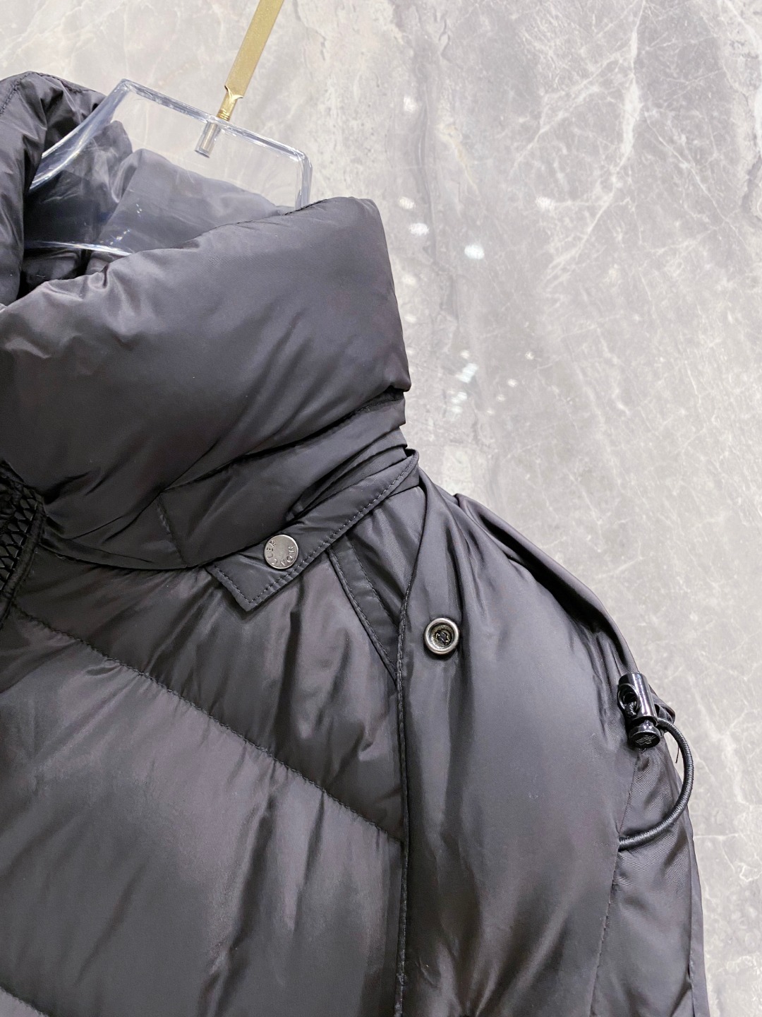 特级羽绒⬆️Moncler王牌经典,2025全新上市.Maya(全新科技尼龙)男士哑光短款羽绒夹克外套.