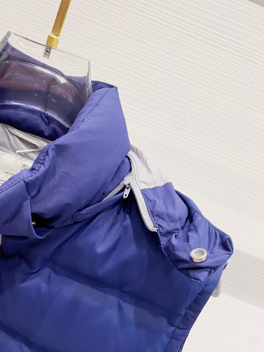 25秋冬新品发布，BC新款羽绒马甲出货，帽子可完全拆卸成立领，所有面料及辅料原版开模订制，质感超强，码数