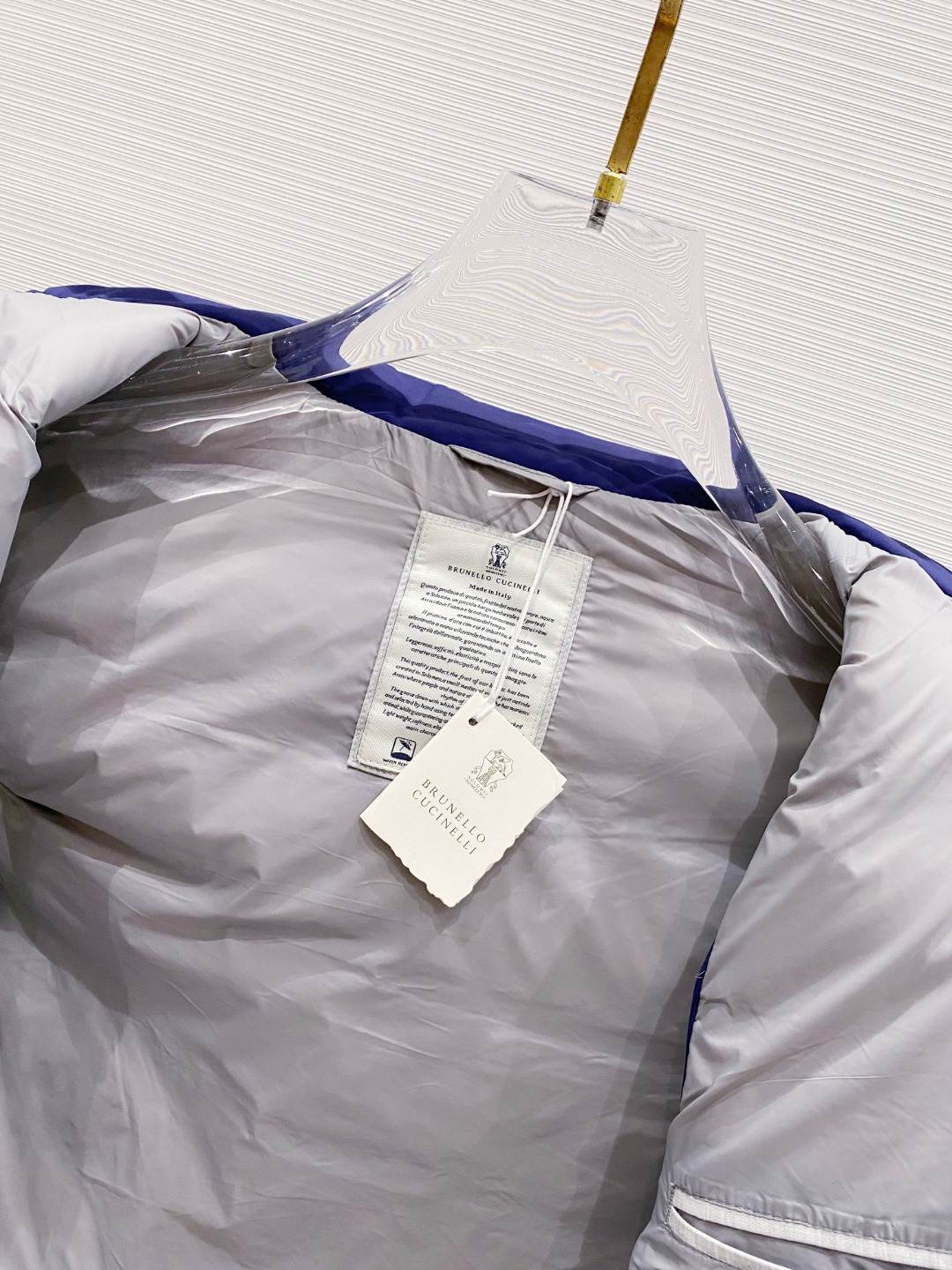 25秋冬新品发布，BC新款羽绒马甲出货，帽子可完全拆卸成立领，所有面料及辅料原版开模订制，质感超强，码数