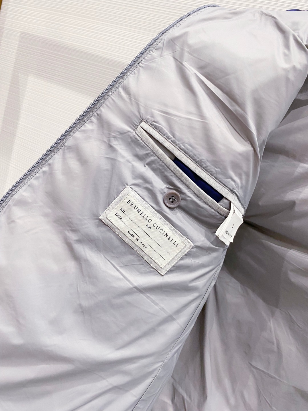 25秋冬新品发布，BC新款羽绒马甲出货，帽子可完全拆卸成立领，所有面料及辅料原版开模订制，质感超强，码数