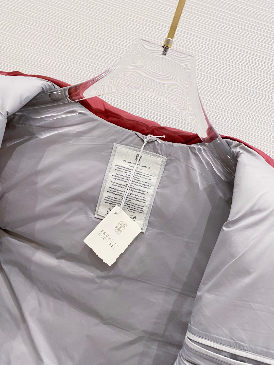 25秋冬新品发布，BC新款羽绒马甲出货，帽子可完全拆卸成立领，所有面料及辅料原版开模订制，质感超强，码数