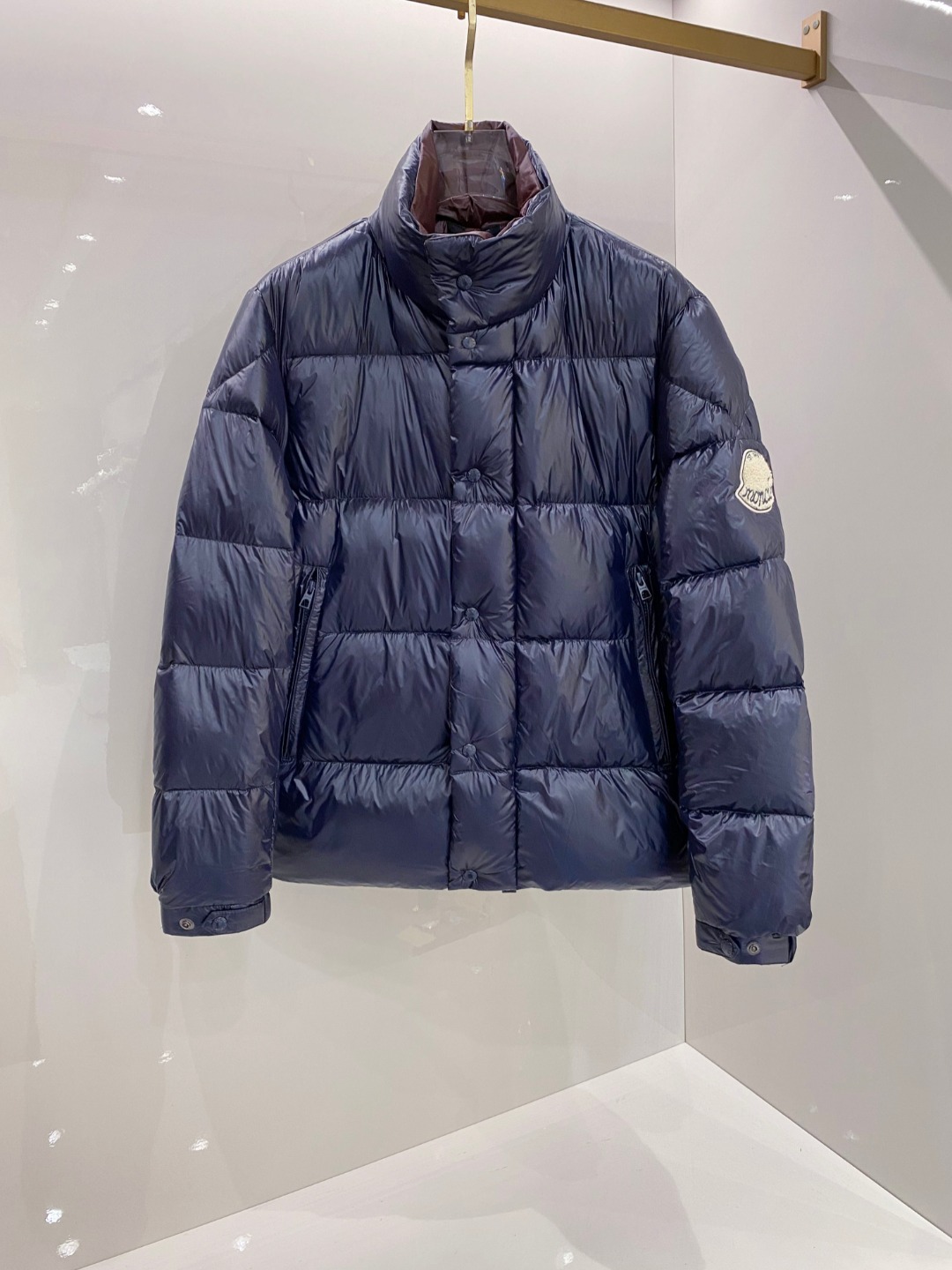 【鹅绒】Moncler 蒙口高端品鉴臻品！欧标90保暖白鹅绒填充男士羽绒服外套整体的造型设计依然传承了M