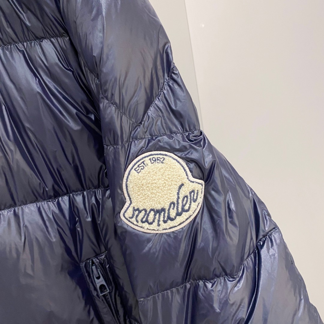 【鹅绒】Moncler 蒙口高端品鉴臻品！欧标90保暖白鹅绒填充男士羽绒服外套整体的造型设计依然传承了M