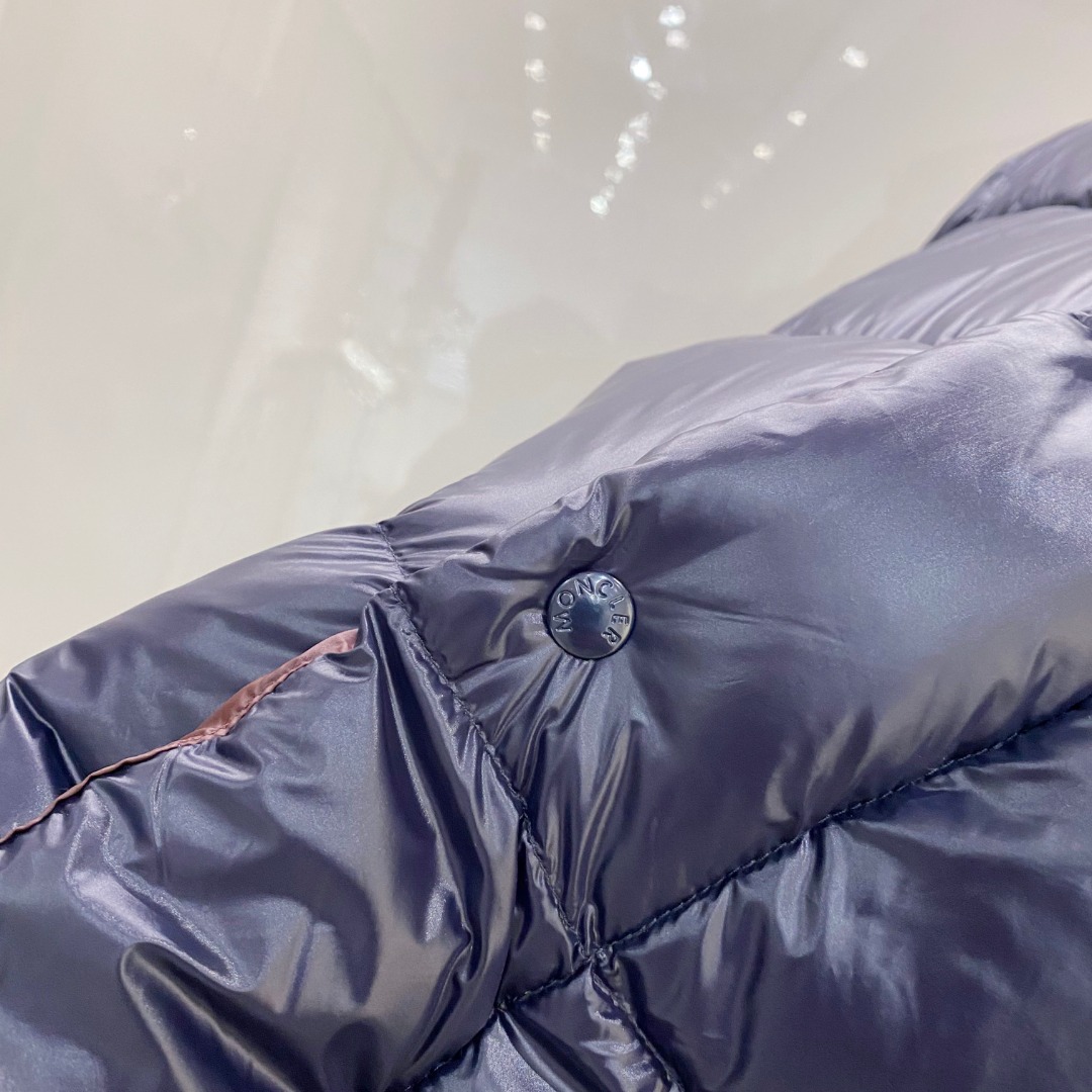 【鹅绒】Moncler 蒙口高端品鉴臻品！欧标90保暖白鹅绒填充男士羽绒服外套整体的造型设计依然传承了M