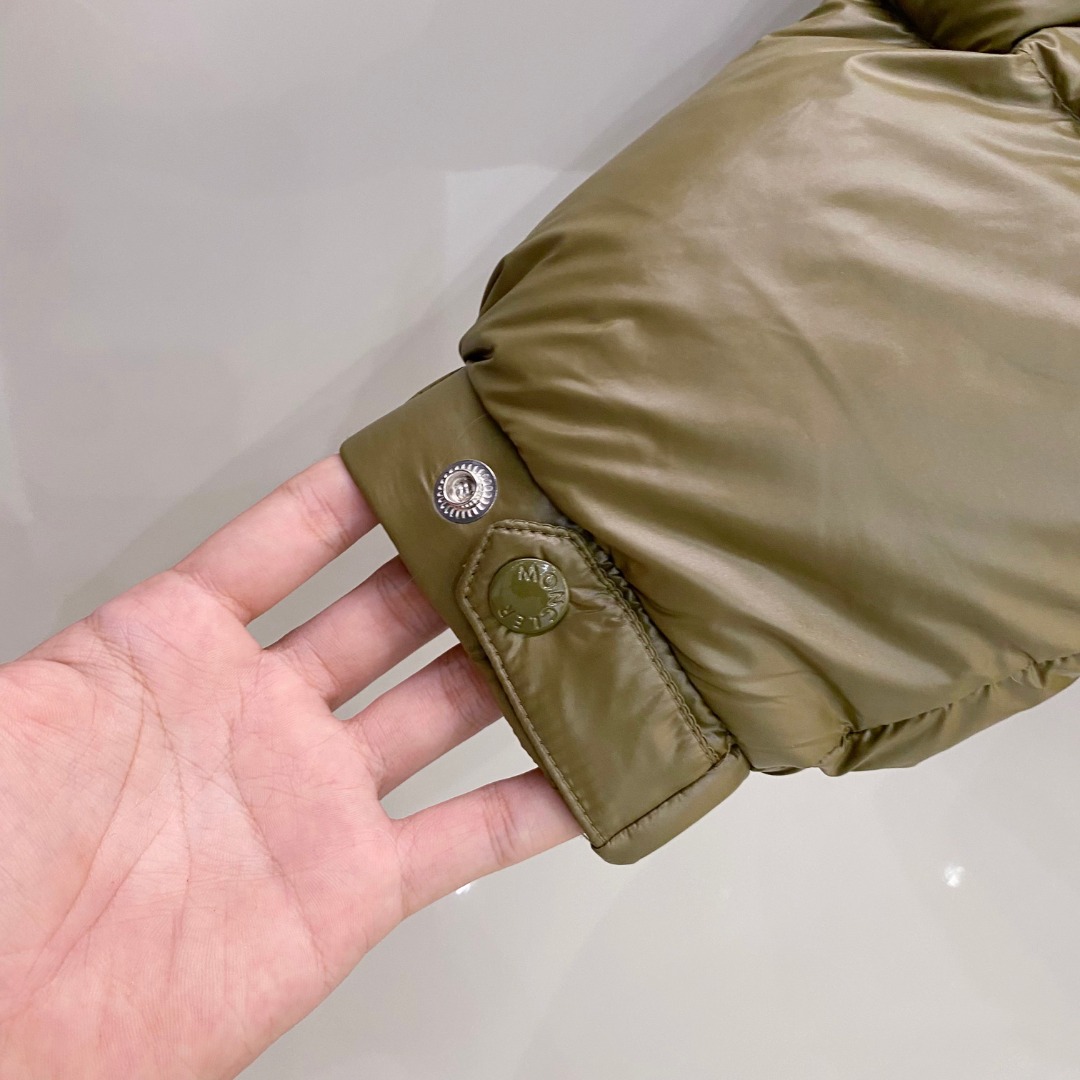 【鹅绒】Moncler 蒙口高端品鉴臻品！欧标90保暖白鹅绒填充男士羽绒服外套整体的造型设计依然传承了M