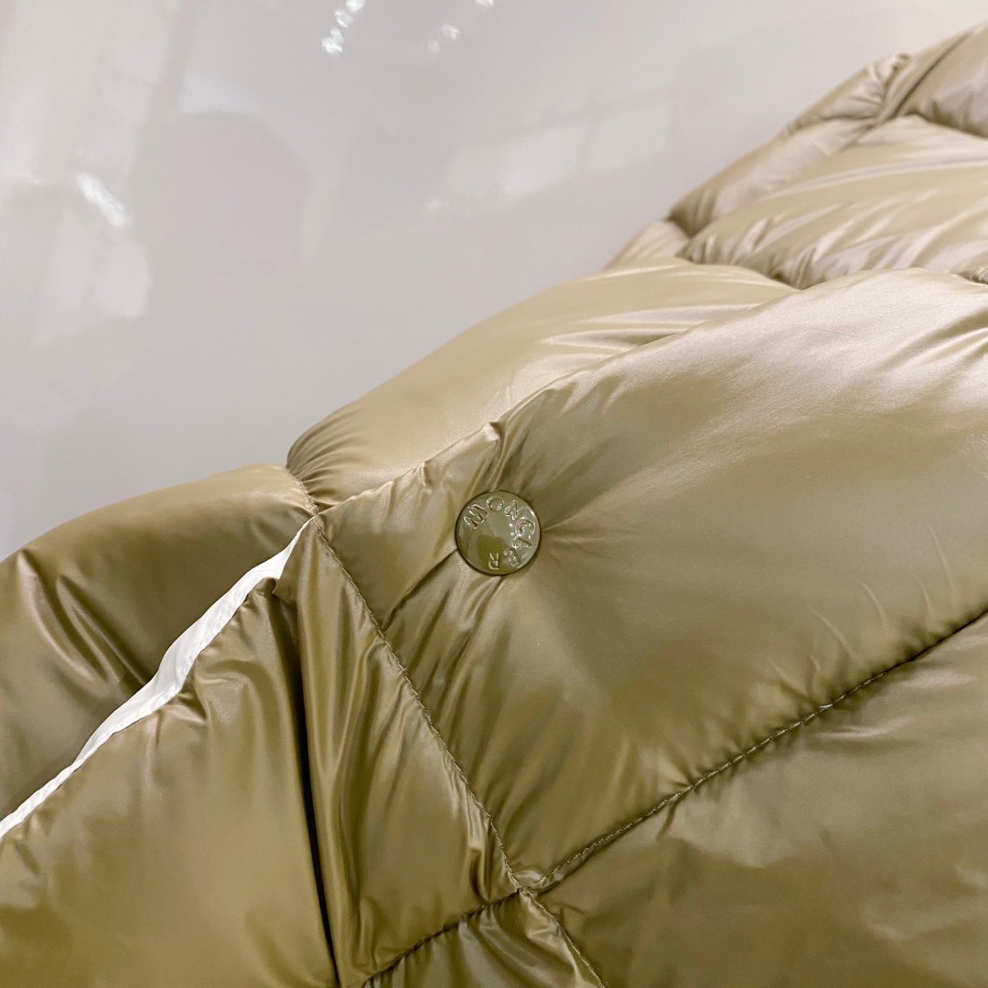 【鹅绒】Moncler 蒙口高端品鉴臻品！欧标90保暖白鹅绒填充男士羽绒服外套整体的造型设计依然传承了M