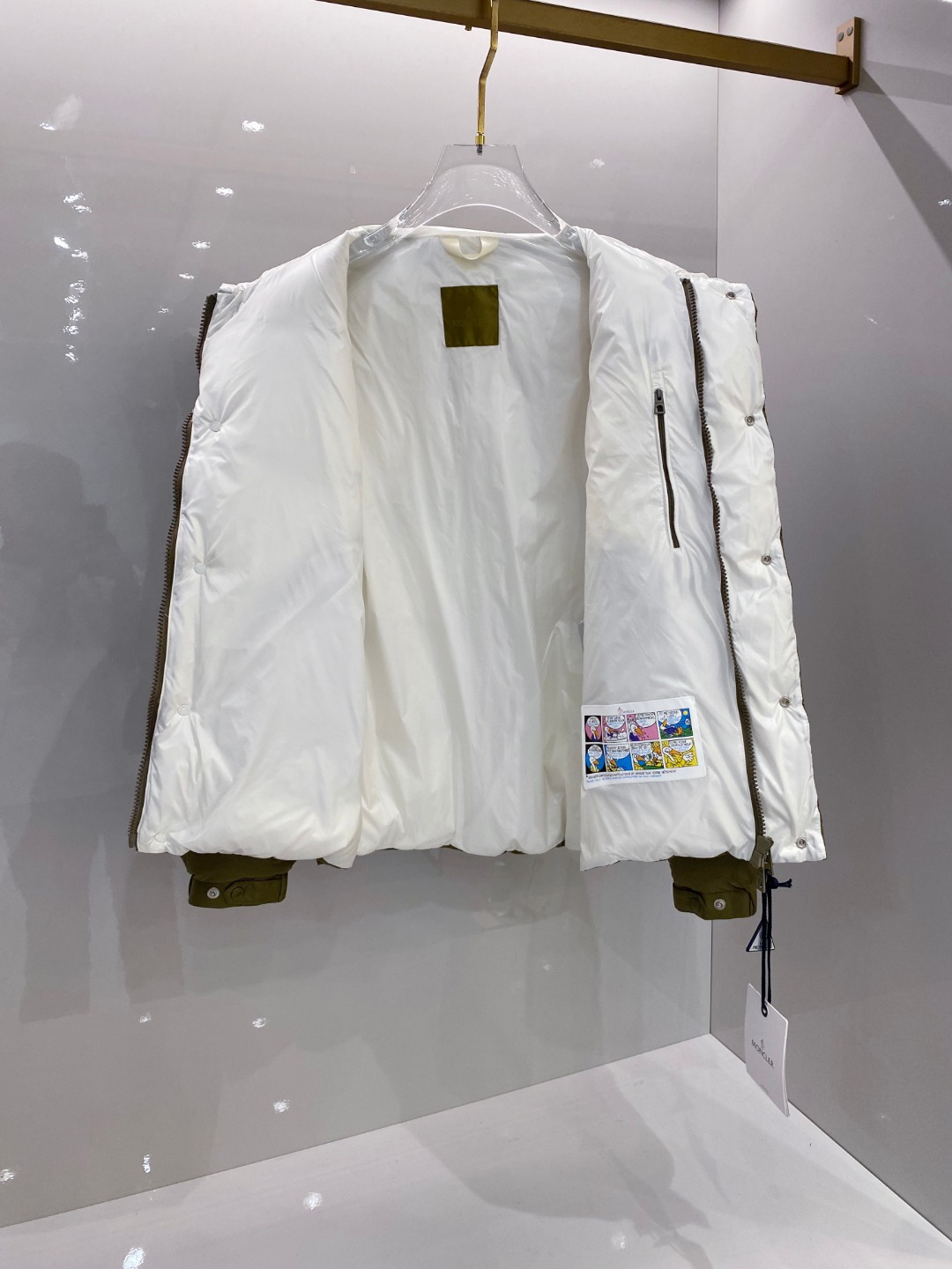 【鹅绒】Moncler 蒙口高端品鉴臻品！欧标90保暖白鹅绒填充男士羽绒服外套整体的造型设计依然传承了M