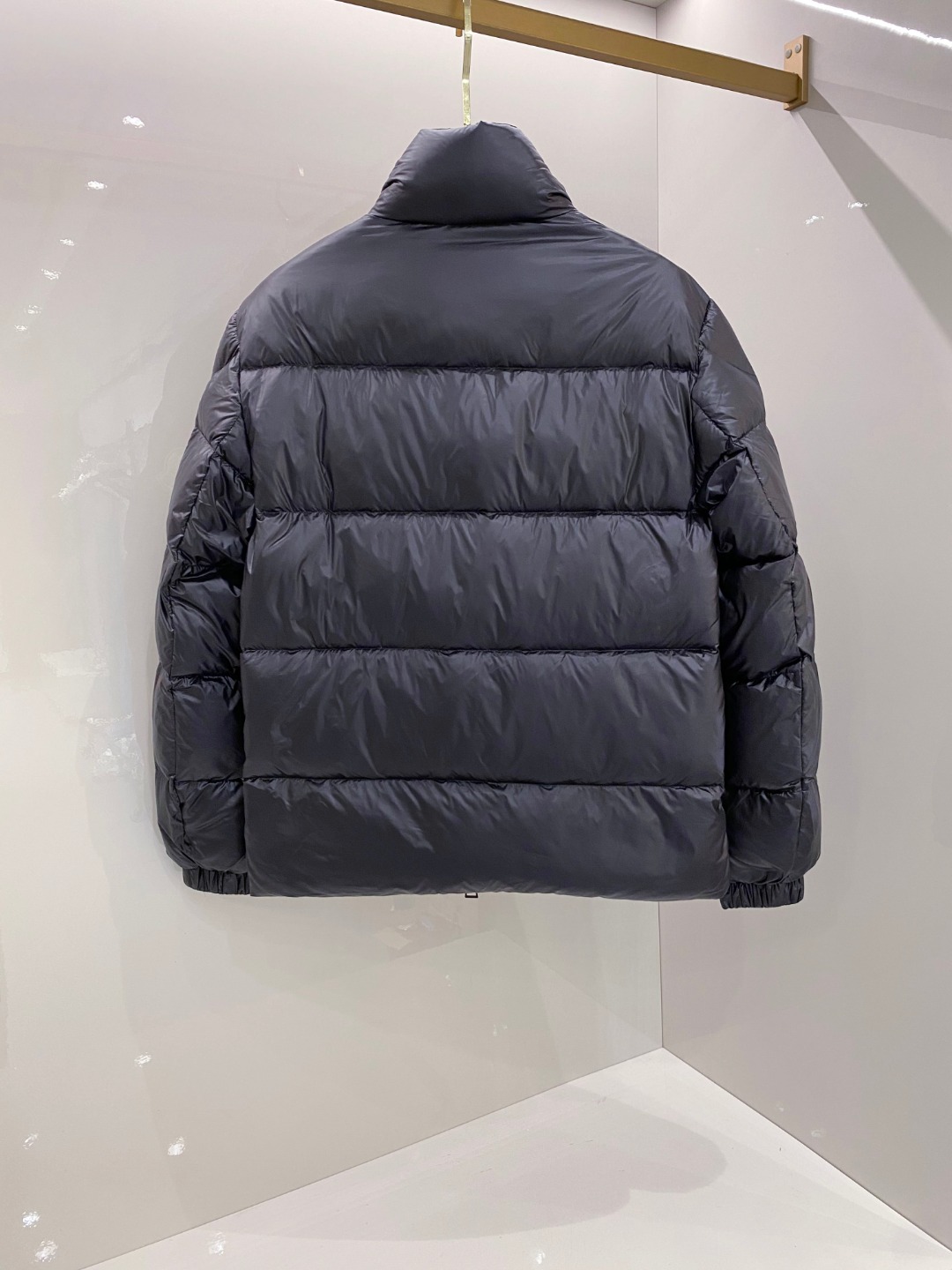 【鹅绒】Moncler 蒙口高端品鉴臻品！欧标90保暖白鹅绒填充男士羽绒服外套整体的造型设计依然传承了M