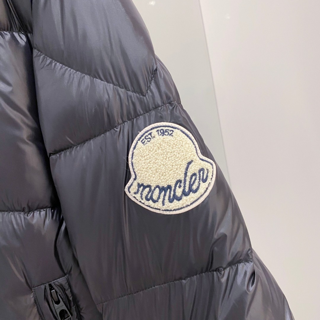 【鹅绒】Moncler 蒙口高端品鉴臻品！欧标90保暖白鹅绒填充男士羽绒服外套整体的造型设计依然传承了M