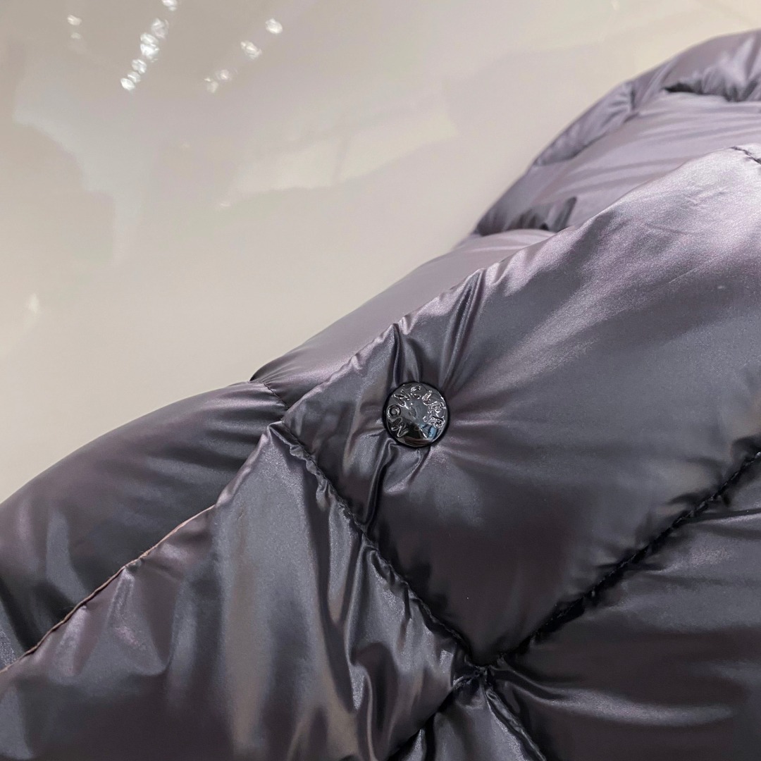 【鹅绒】Moncler 蒙口高端品鉴臻品！欧标90保暖白鹅绒填充男士羽绒服外套整体的造型设计依然传承了M