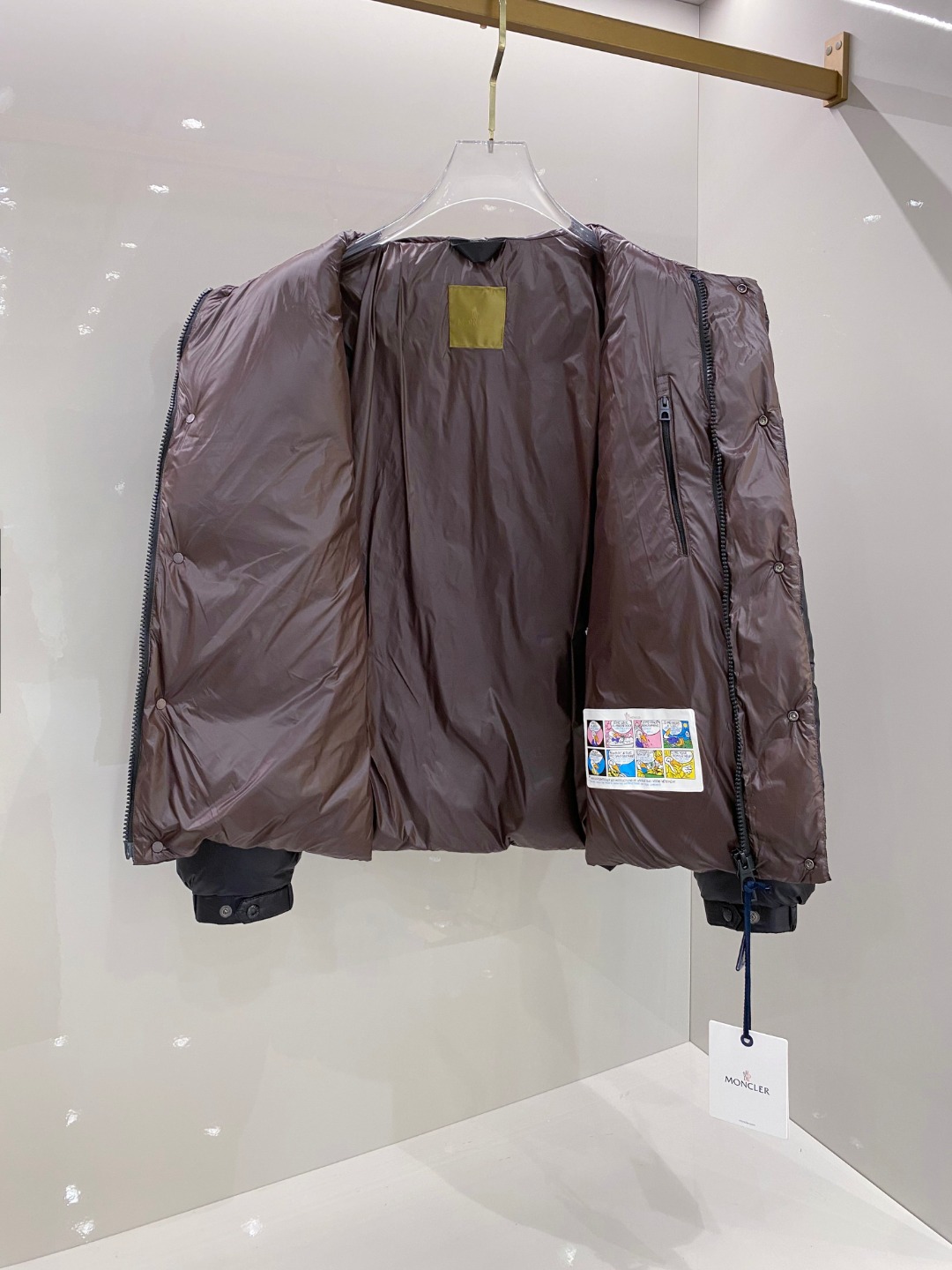 【鹅绒】Moncler 蒙口高端品鉴臻品！欧标90保暖白鹅绒填充男士羽绒服外套整体的造型设计依然传承了M