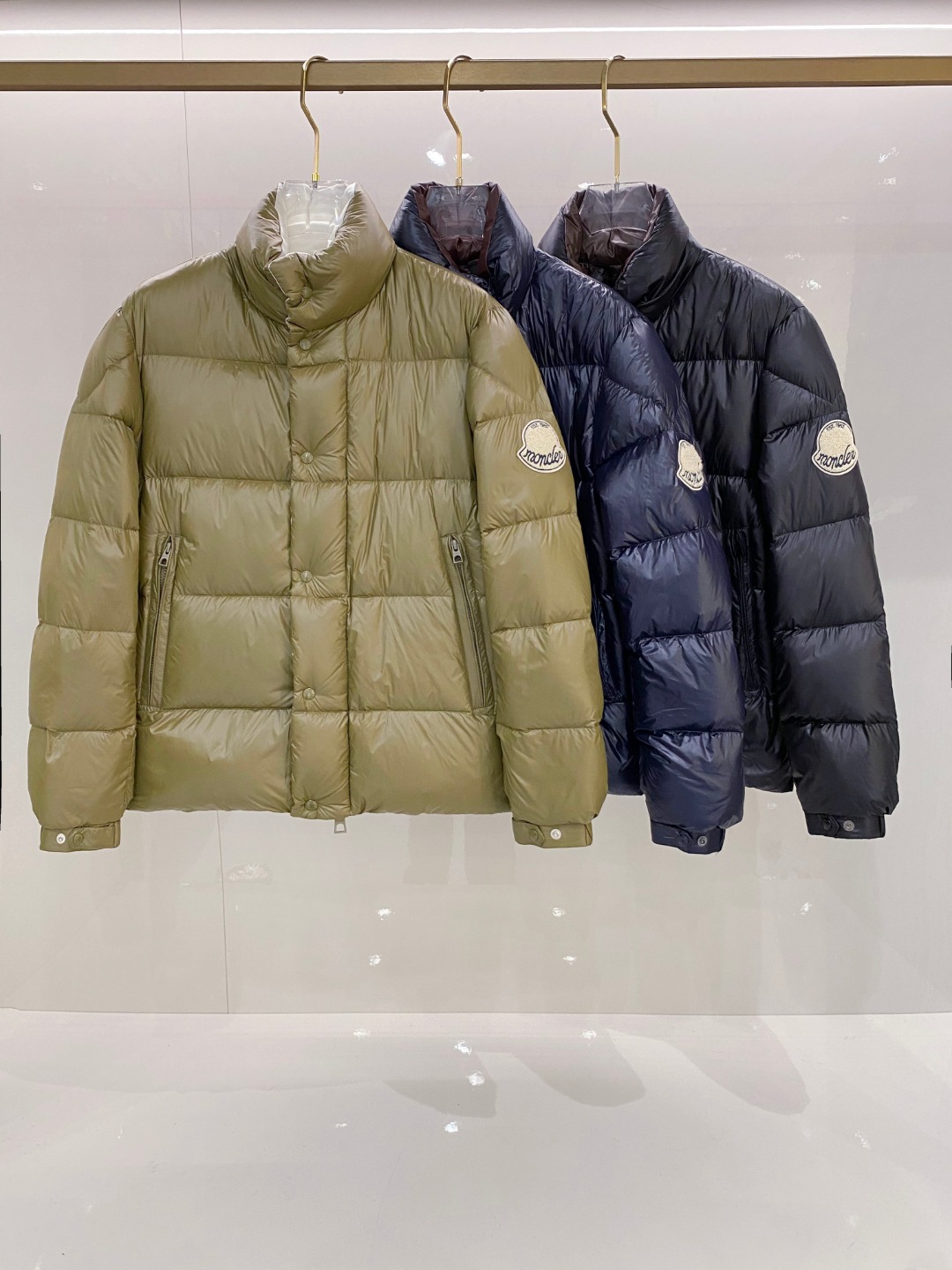 【鹅绒】Moncler 蒙口高端品鉴臻品！欧标90保暖白鹅绒填充男士羽绒服外套整体的造型设计依然传承了M