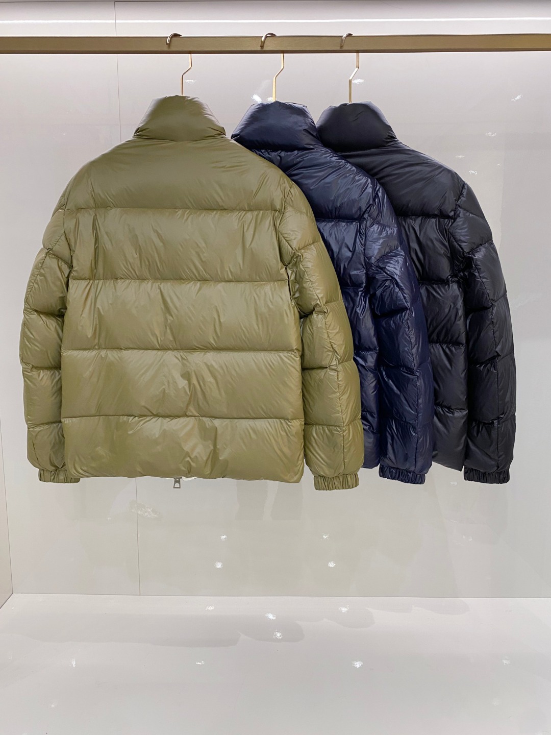 【鹅绒】Moncler 蒙口高端品鉴臻品！欧标90保暖白鹅绒填充男士羽绒服外套整体的造型设计依然传承了M