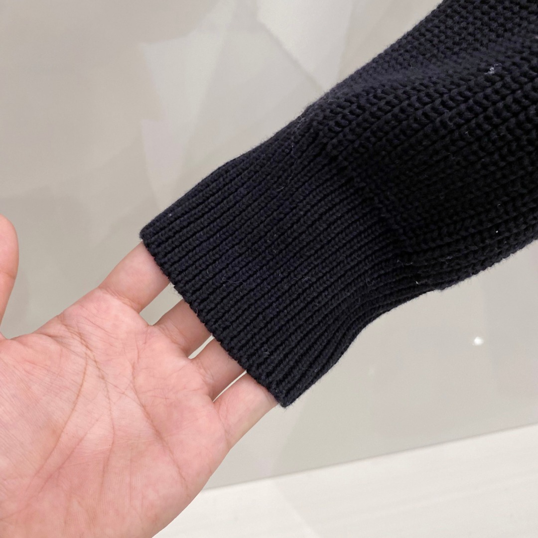 Moncler 蒙口 2025年秋冬新款羽绒服，针织拼接羽绒服采用新国标95白鸭绒，秋冬新品内搭神器！在