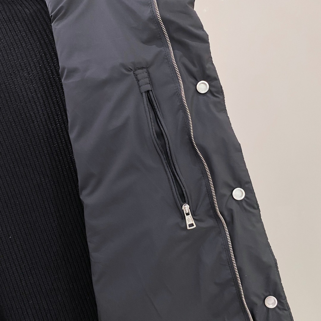 Moncler 蒙口 2025年秋冬新款羽绒服，针织拼接羽绒服采用新国标95白鸭绒，秋冬新品内搭神器！在