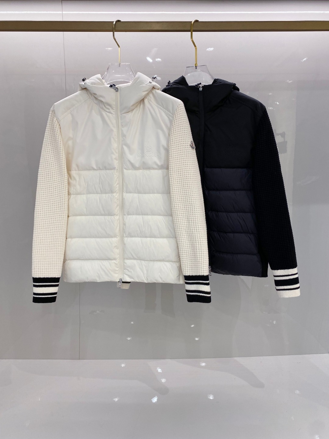 Moncler 蒙口 2025年秋冬新款羽绒服，针织连帽拼接羽绒服采用新国标95白鸭绒，秋冬新品内搭神器