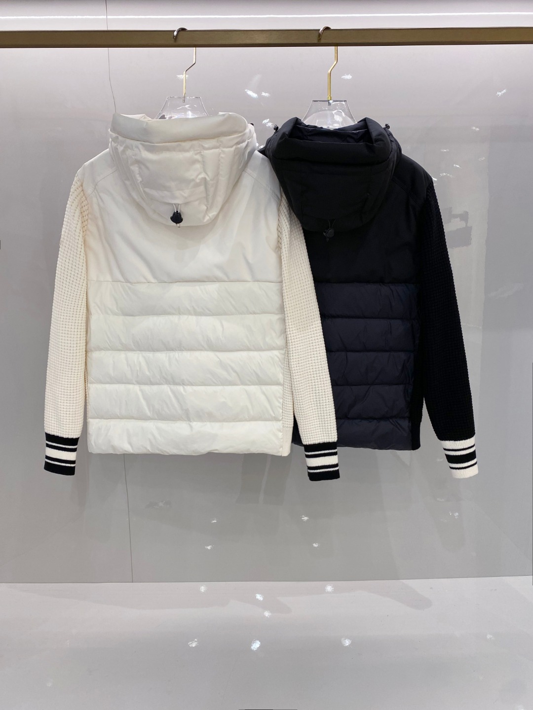 Moncler 蒙口 2025年秋冬新款羽绒服，针织连帽拼接羽绒服采用新国标95白鸭绒，秋冬新品内搭神器