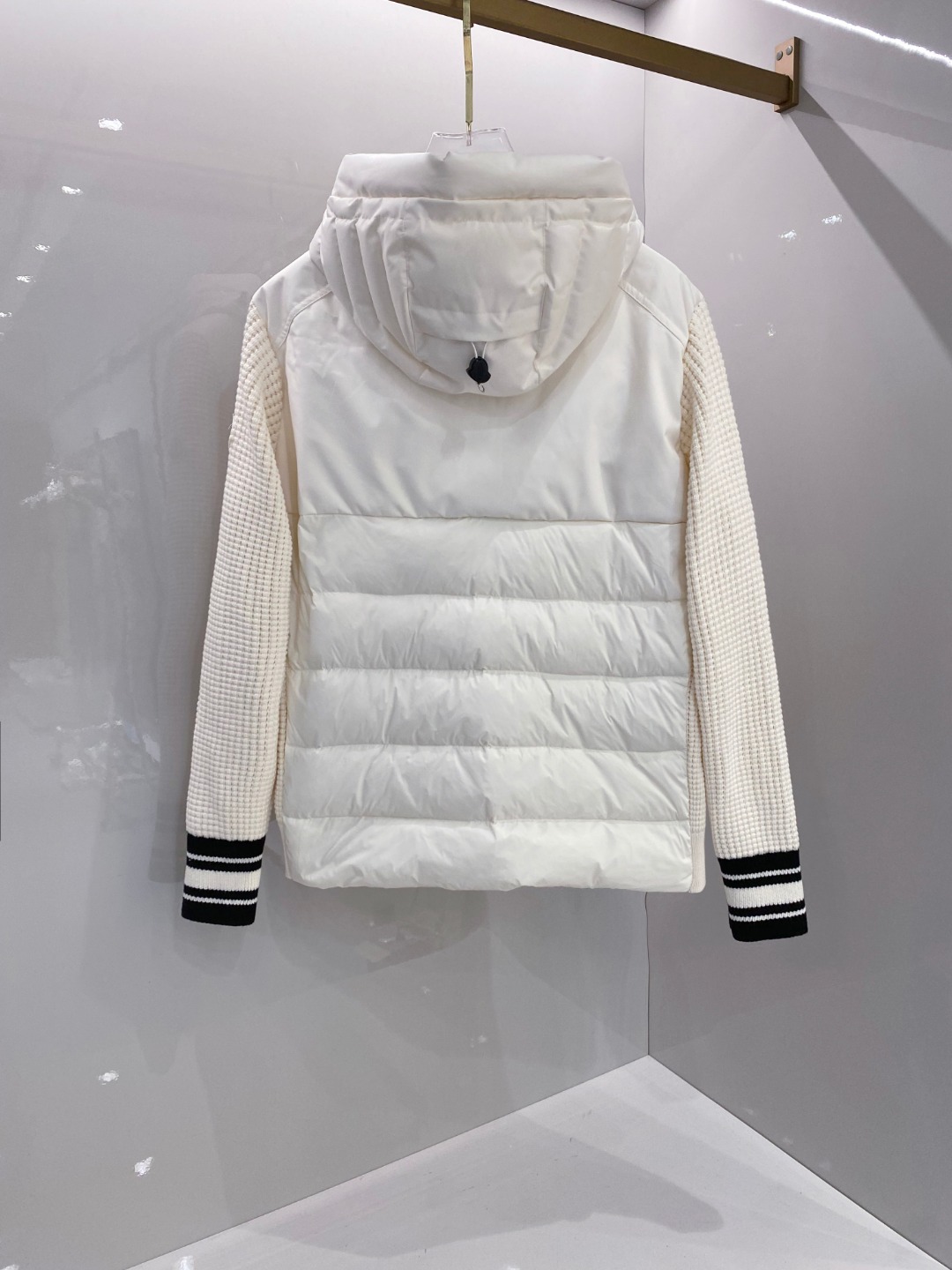 Moncler 蒙口 2025年秋冬新款羽绒服，针织连帽拼接羽绒服采用新国标95白鸭绒，秋冬新品内搭神器