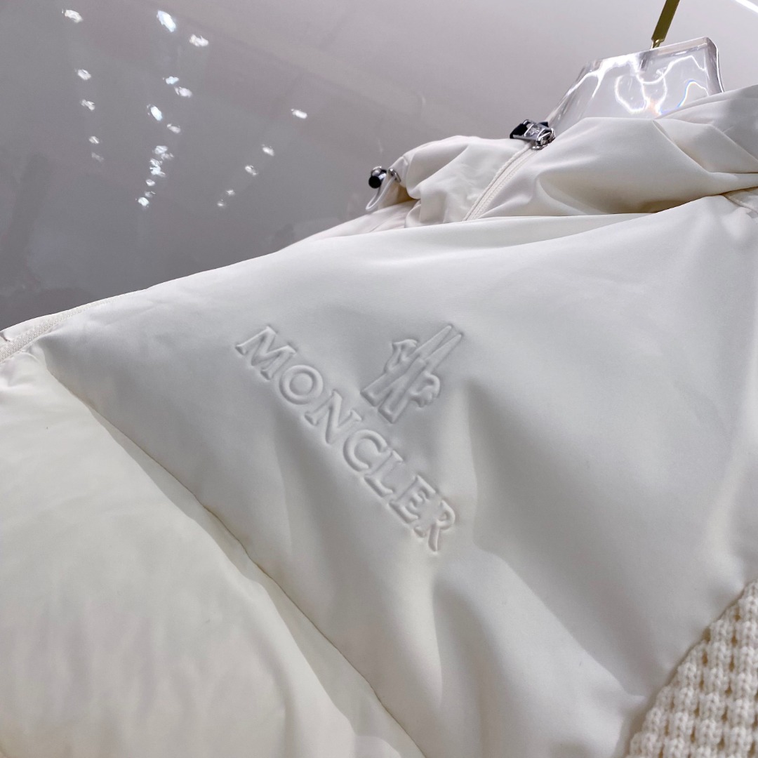 Moncler 蒙口 2025年秋冬新款羽绒服，针织连帽拼接羽绒服采用新国标95白鸭绒，秋冬新品内搭神器