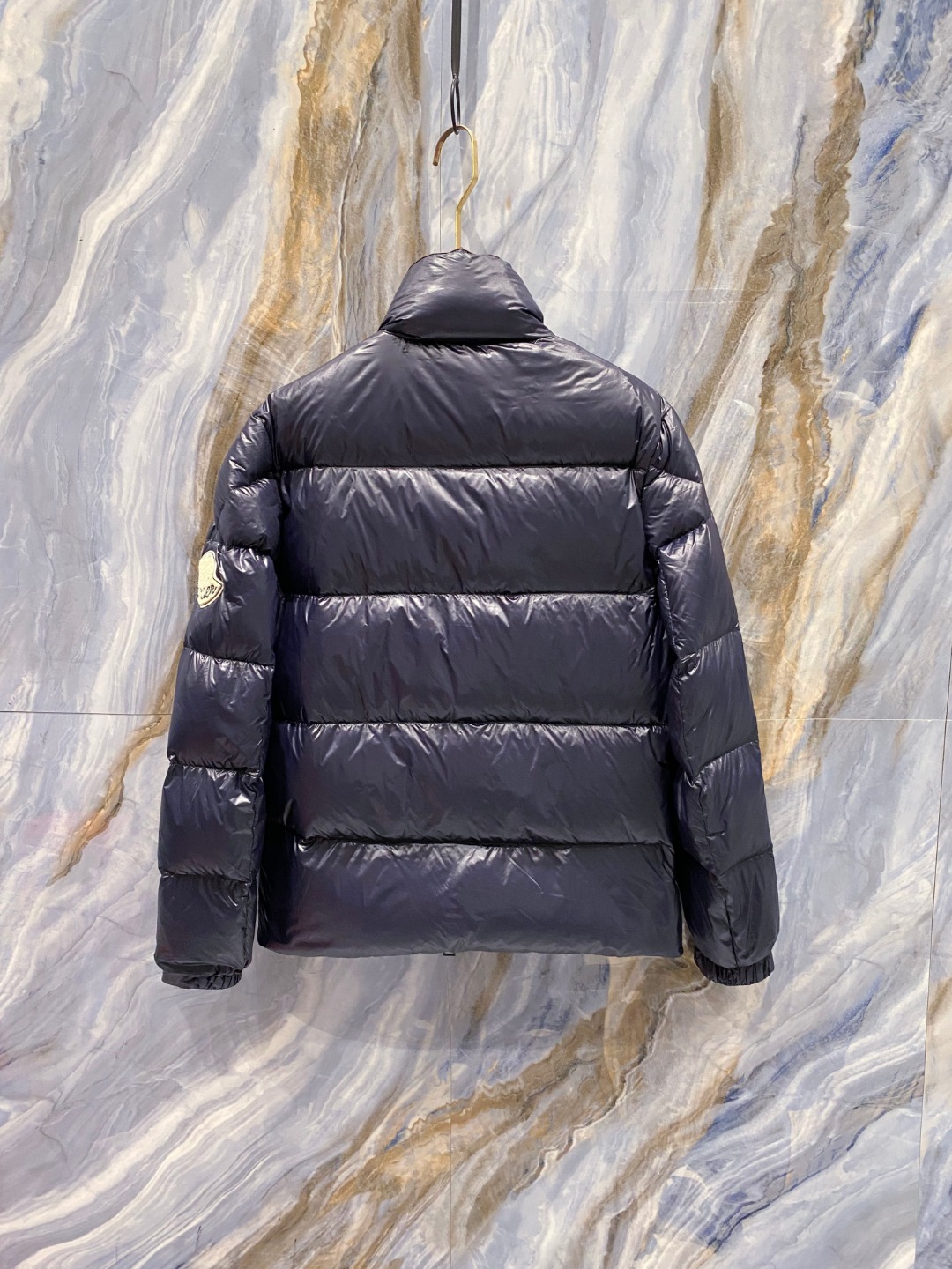 【鹅绒】Moncler 蒙口高端品鉴臻品！欧标90保暖白鹅绒填充男士羽绒服外套整体的造型设计依然传承了M