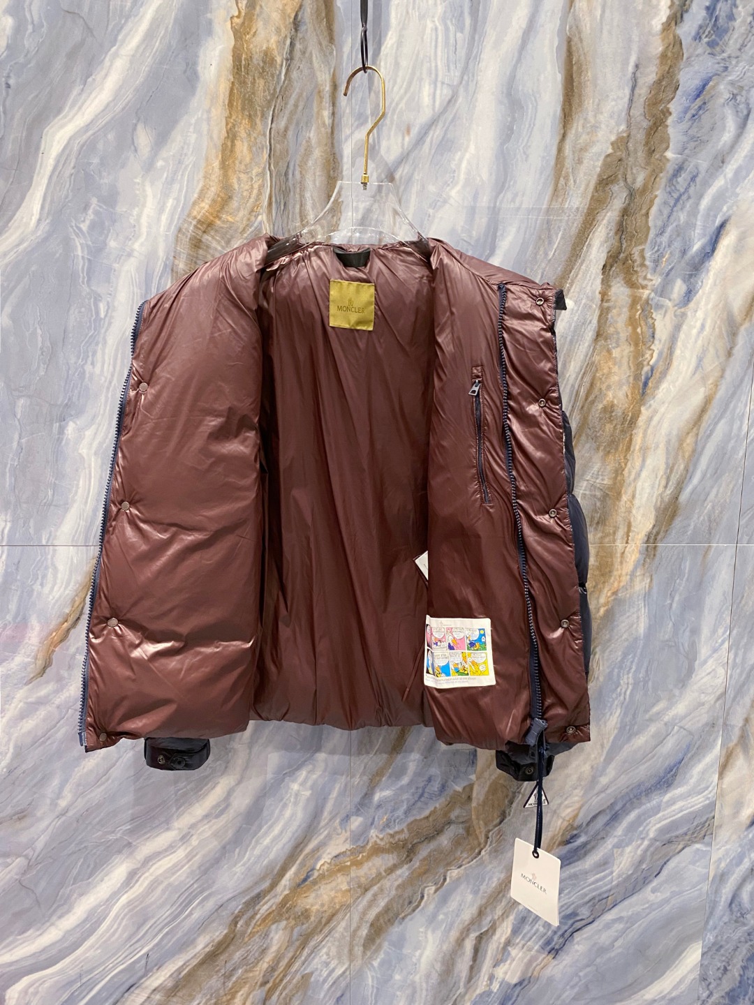 【鹅绒】Moncler 蒙口高端品鉴臻品！欧标90保暖白鹅绒填充男士羽绒服外套整体的造型设计依然传承了M