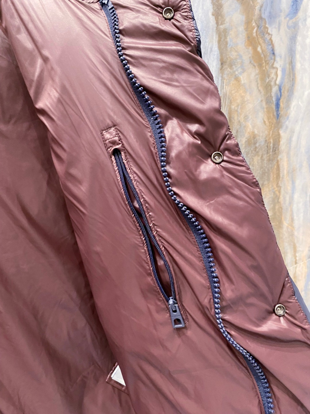 【鹅绒】Moncler 蒙口高端品鉴臻品！欧标90保暖白鹅绒填充男士羽绒服外套整体的造型设计依然传承了M