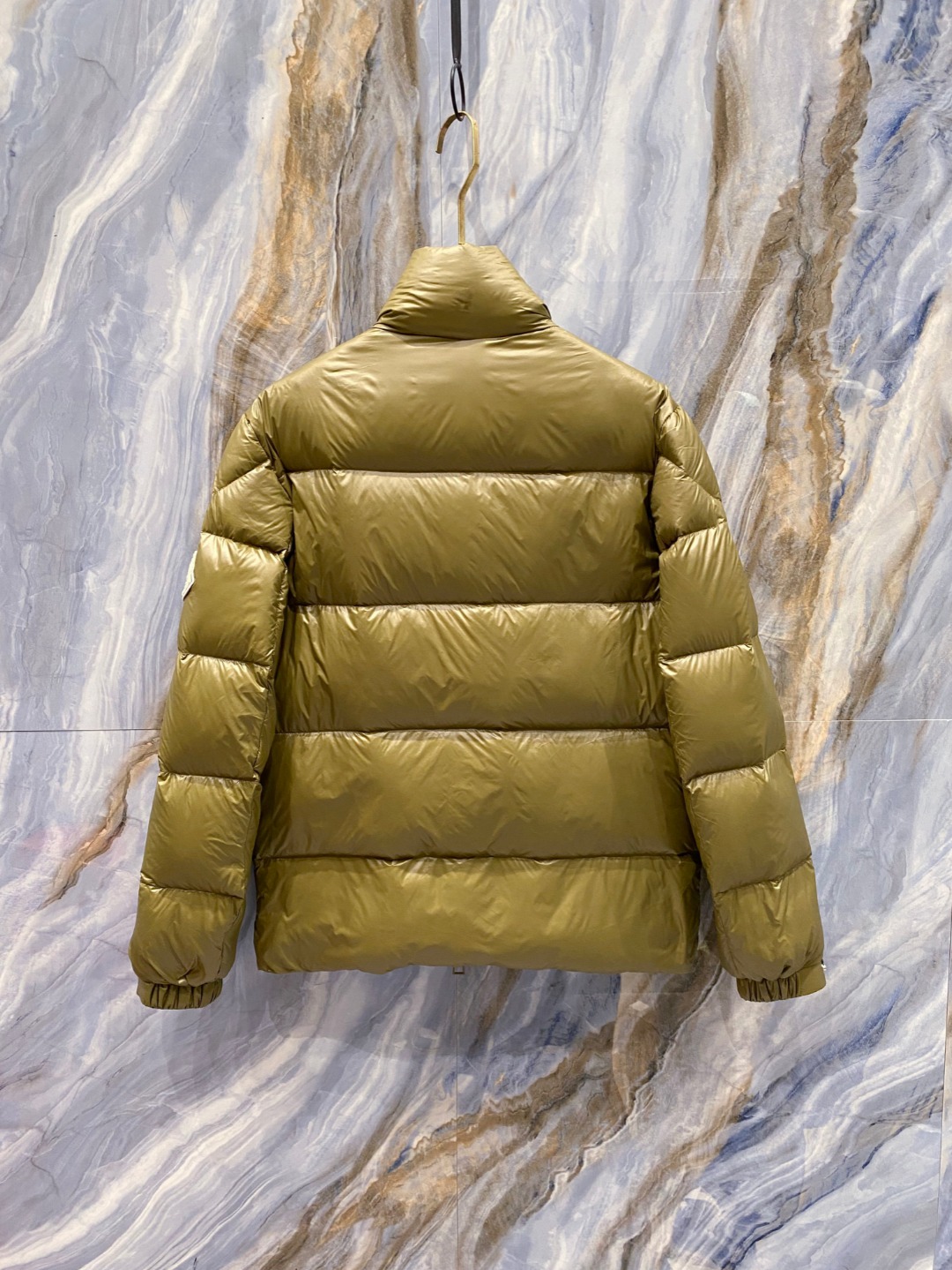 【鹅绒】Moncler 蒙口高端品鉴臻品！欧标90保暖白鹅绒填充男士羽绒服外套整体的造型设计依然传承了M