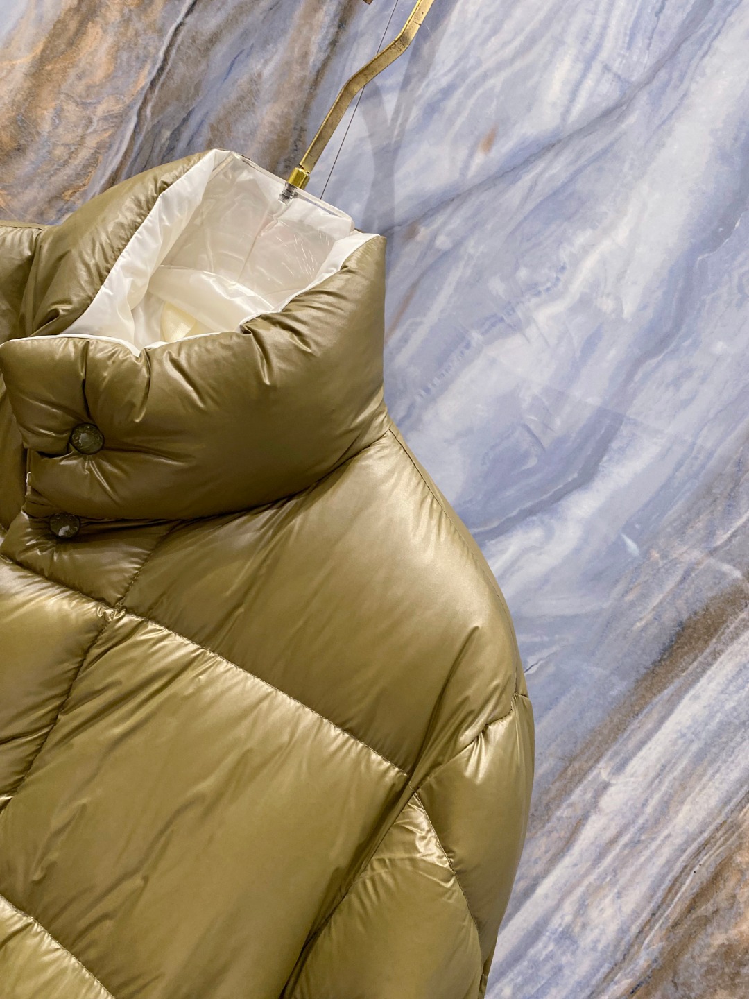 【鹅绒】Moncler 蒙口高端品鉴臻品！欧标90保暖白鹅绒填充男士羽绒服外套整体的造型设计依然传承了M