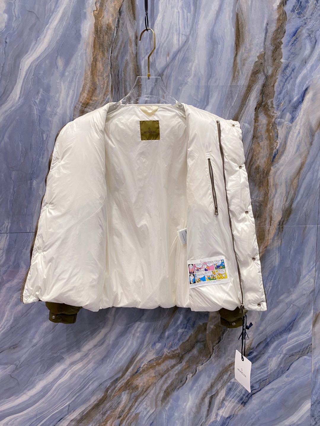 【鹅绒】Moncler 蒙口高端品鉴臻品！欧标90保暖白鹅绒填充男士羽绒服外套整体的造型设计依然传承了M